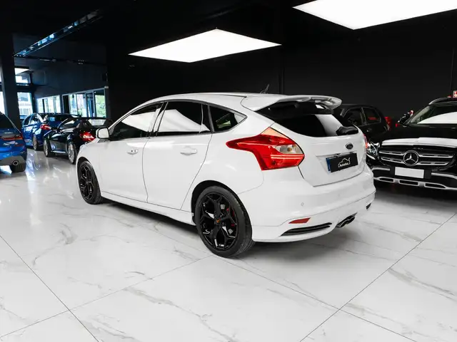 Ford Focus view 6