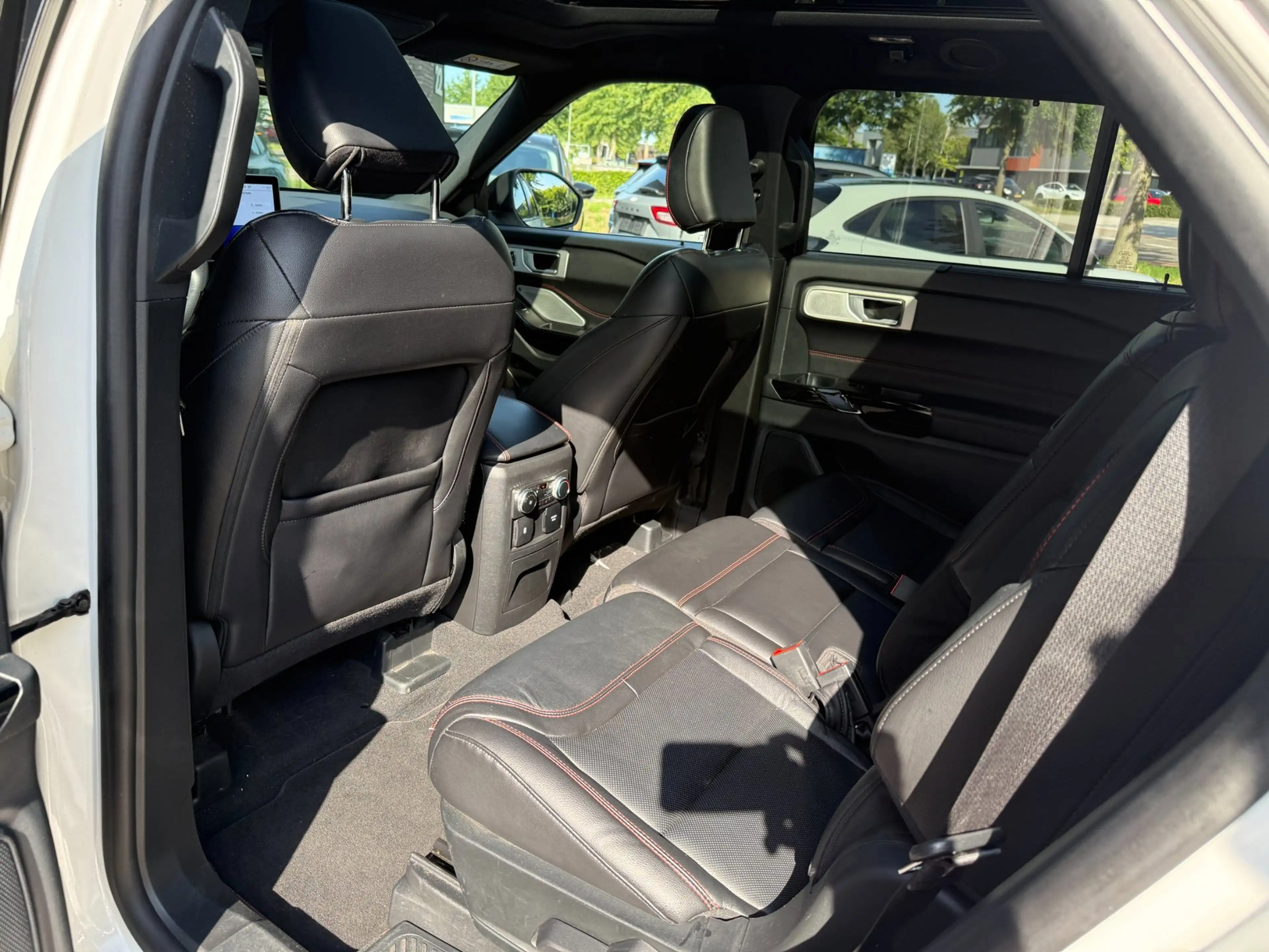 Ford Explorer 3.0 V6 Eco 463spk PHEV ST-Line Trekhaak, Panorama, — photo 30