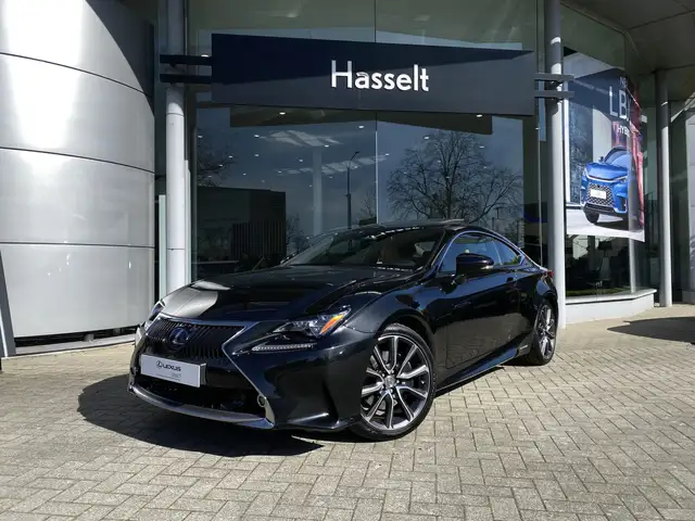 Lexus RC 300h RC 300h 2.5i Privilège Line E-CVT (EU6.2)