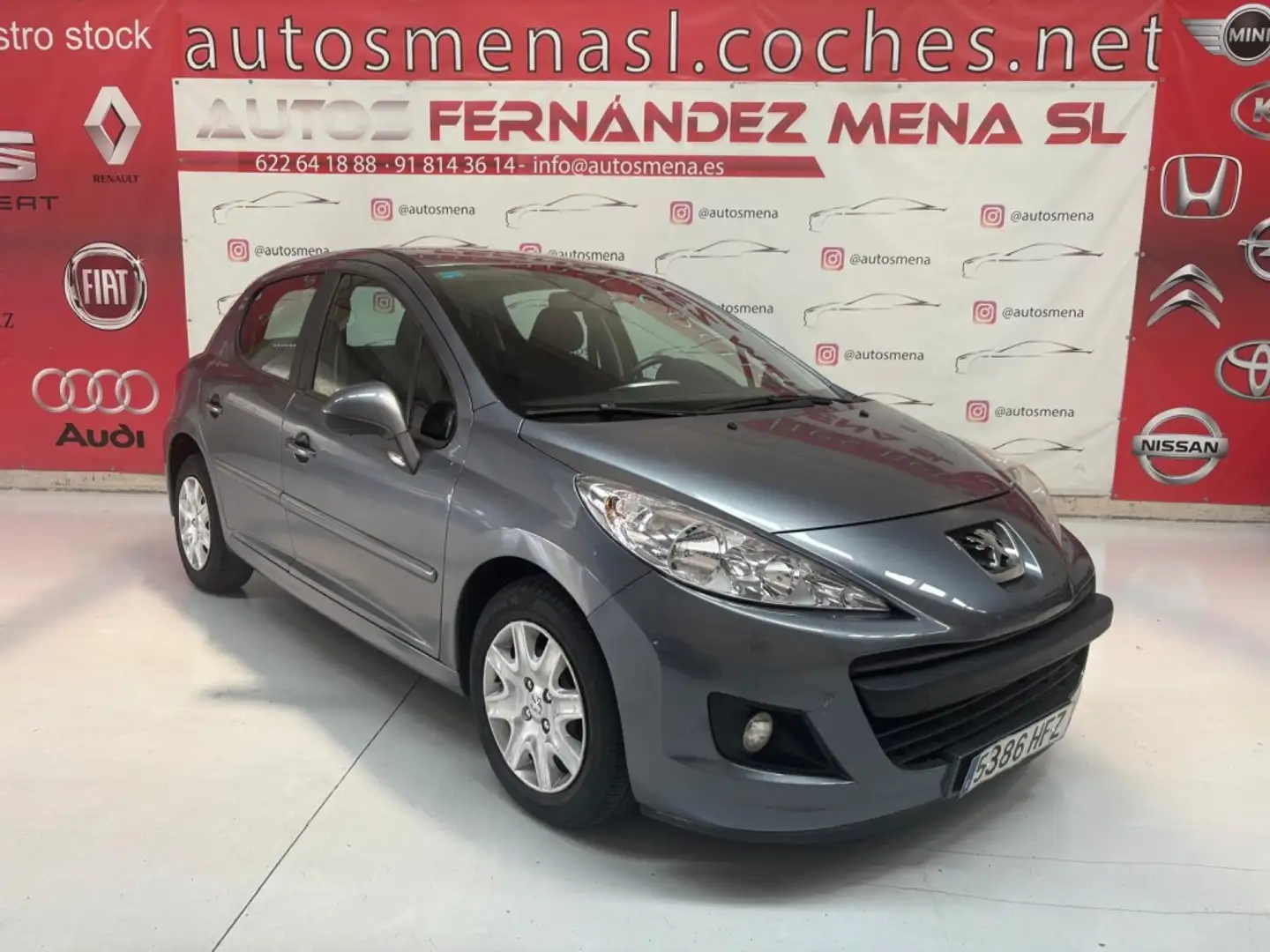 Peugeot 207 1.4i Confort Gris - 1