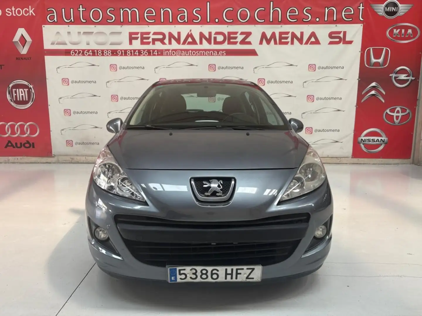 Peugeot 207 1.4i Confort Gris - 2