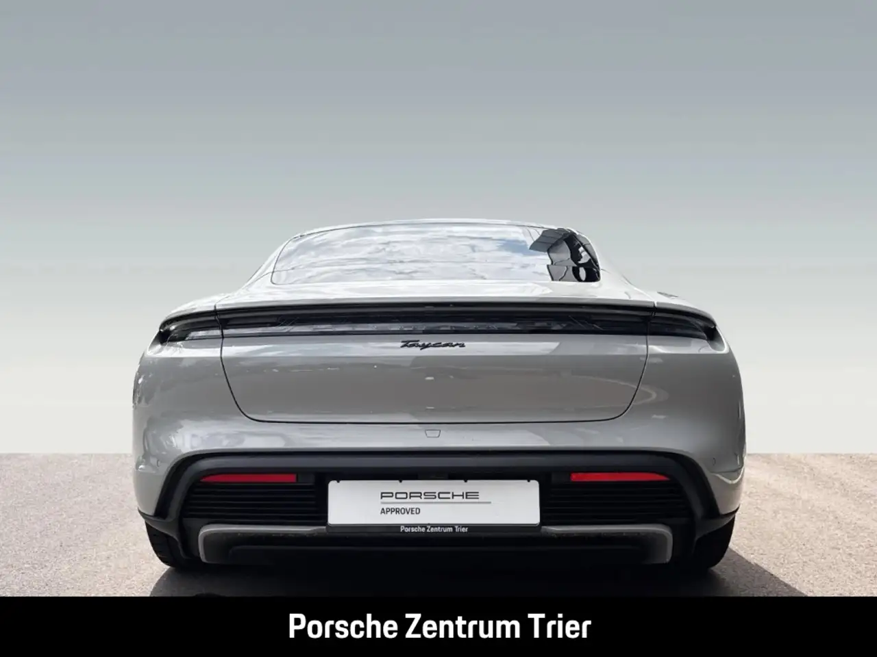 Porsche Taycan Black Edition InnoDrive Head-Up Panorama 7