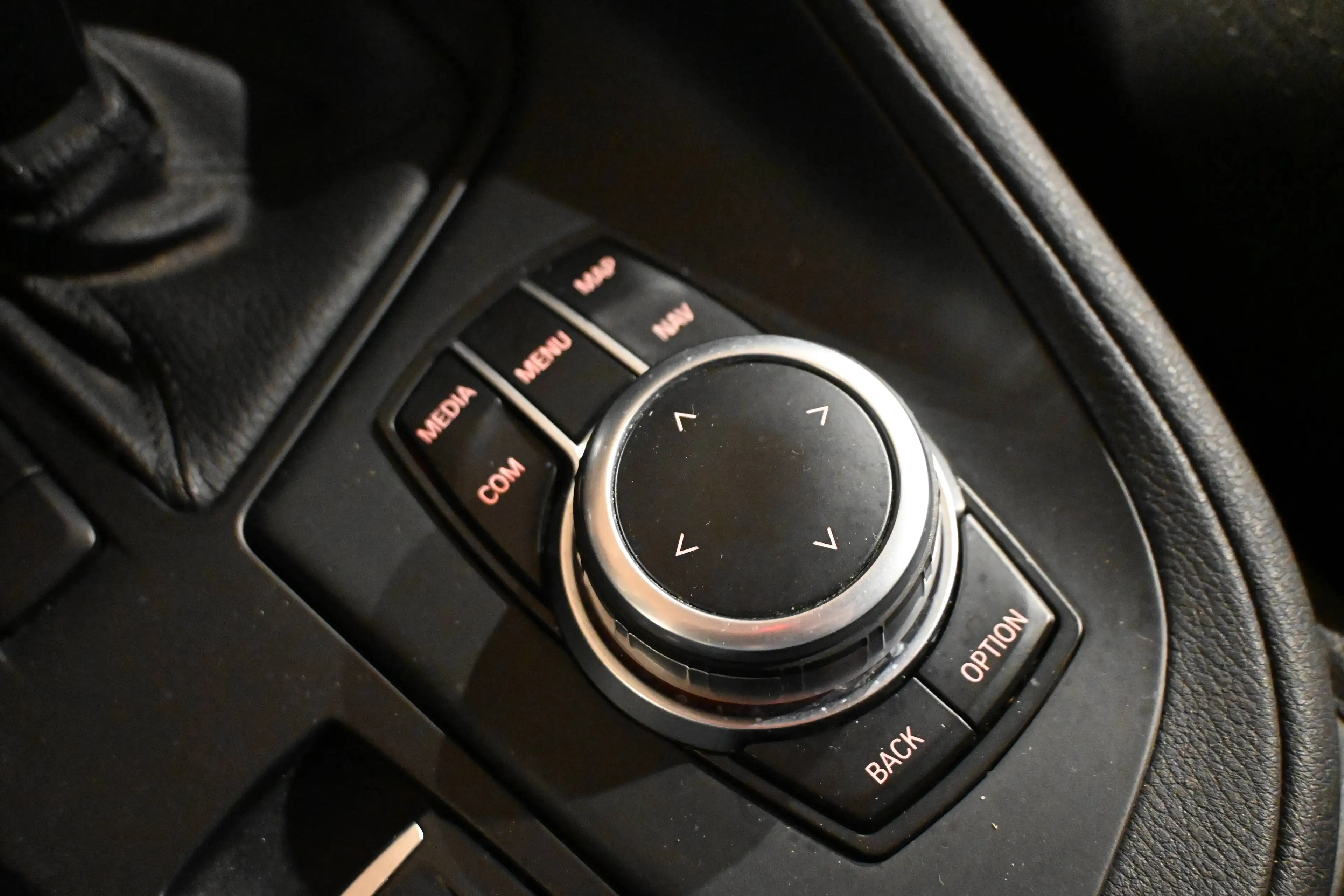 BMW X1 X1 2.0d sdrive18 FACELIFT EURO 6d / AUTO / GPS NAVIGATION / BLUETOOTH / 2 KIT DE JANTES / CARNET BMW !! — photo 15