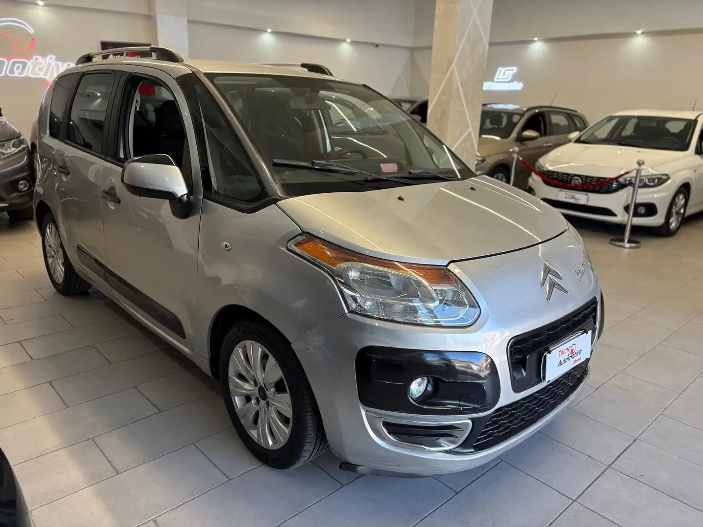 Citroen C3 Picasso 1.6 hdi 16v Business Срібний - 1