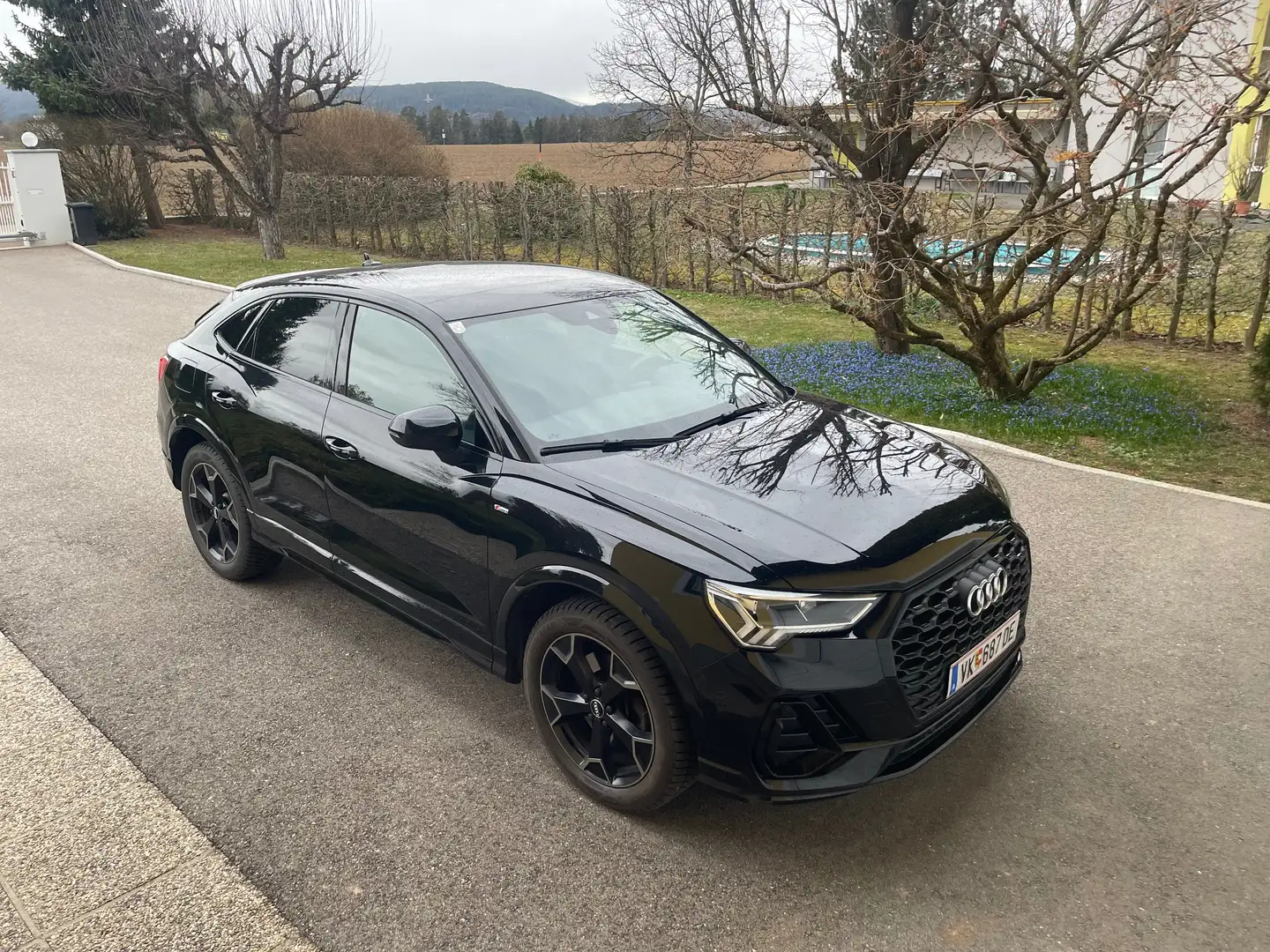 Audi Q3 RSQ3 2,5 TFSI quattro S-tronic Schwarz - 1