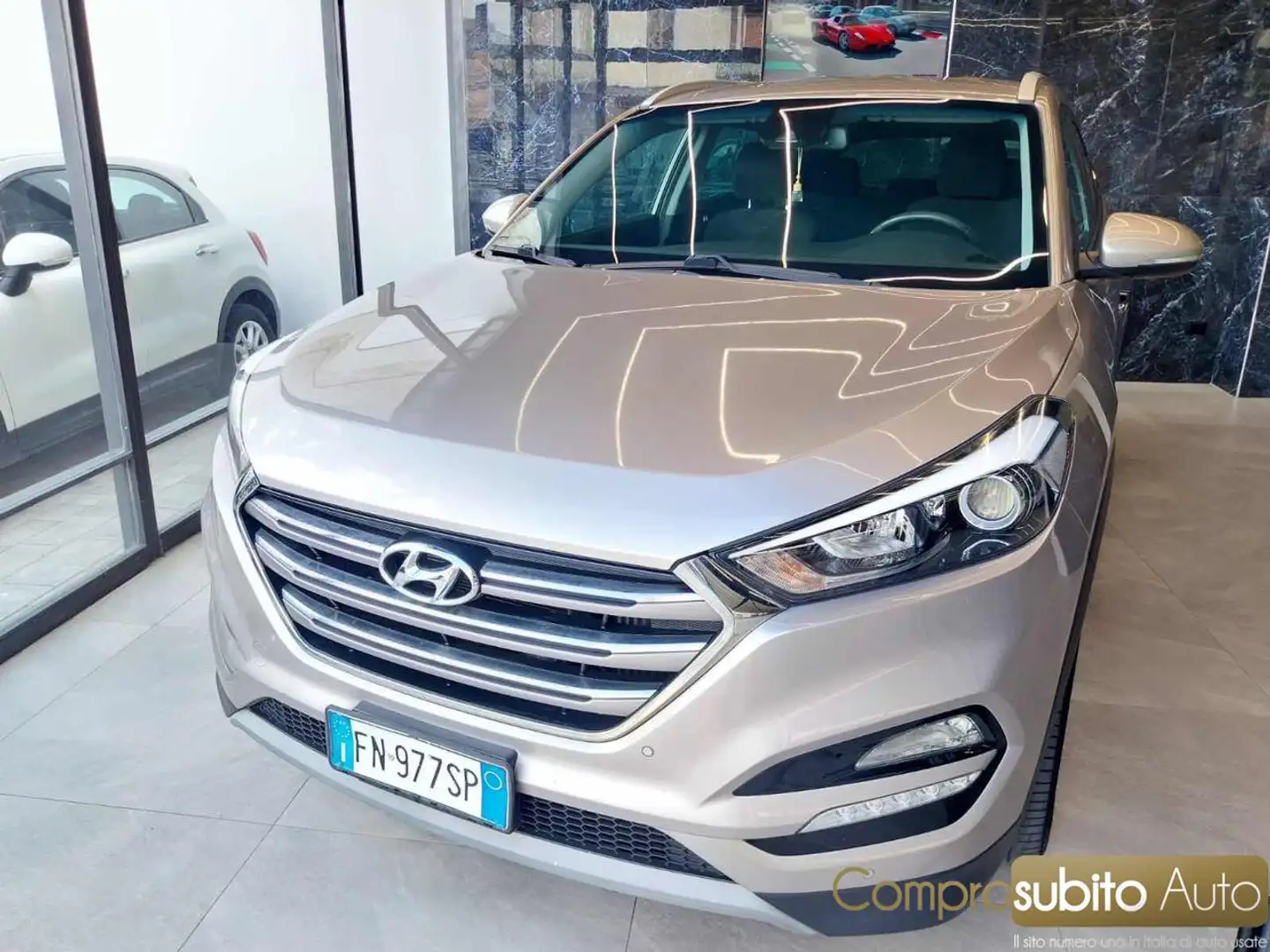 Hyundai TUCSON 1.6 CRDi 136CV 4WD (GARANZIA 12 MESI) Grigio - 2