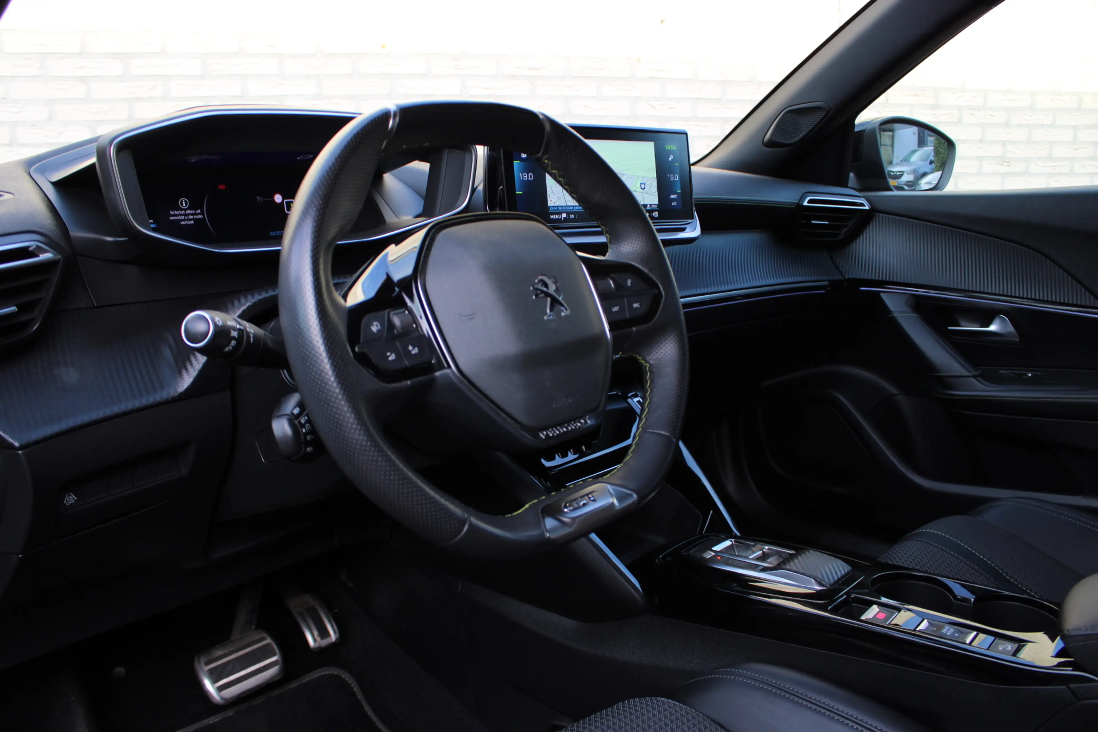 Peugeot e-2008 EV GT 50 kWh | Camera | Navigatie | BLIS | Carplay — photo 4
