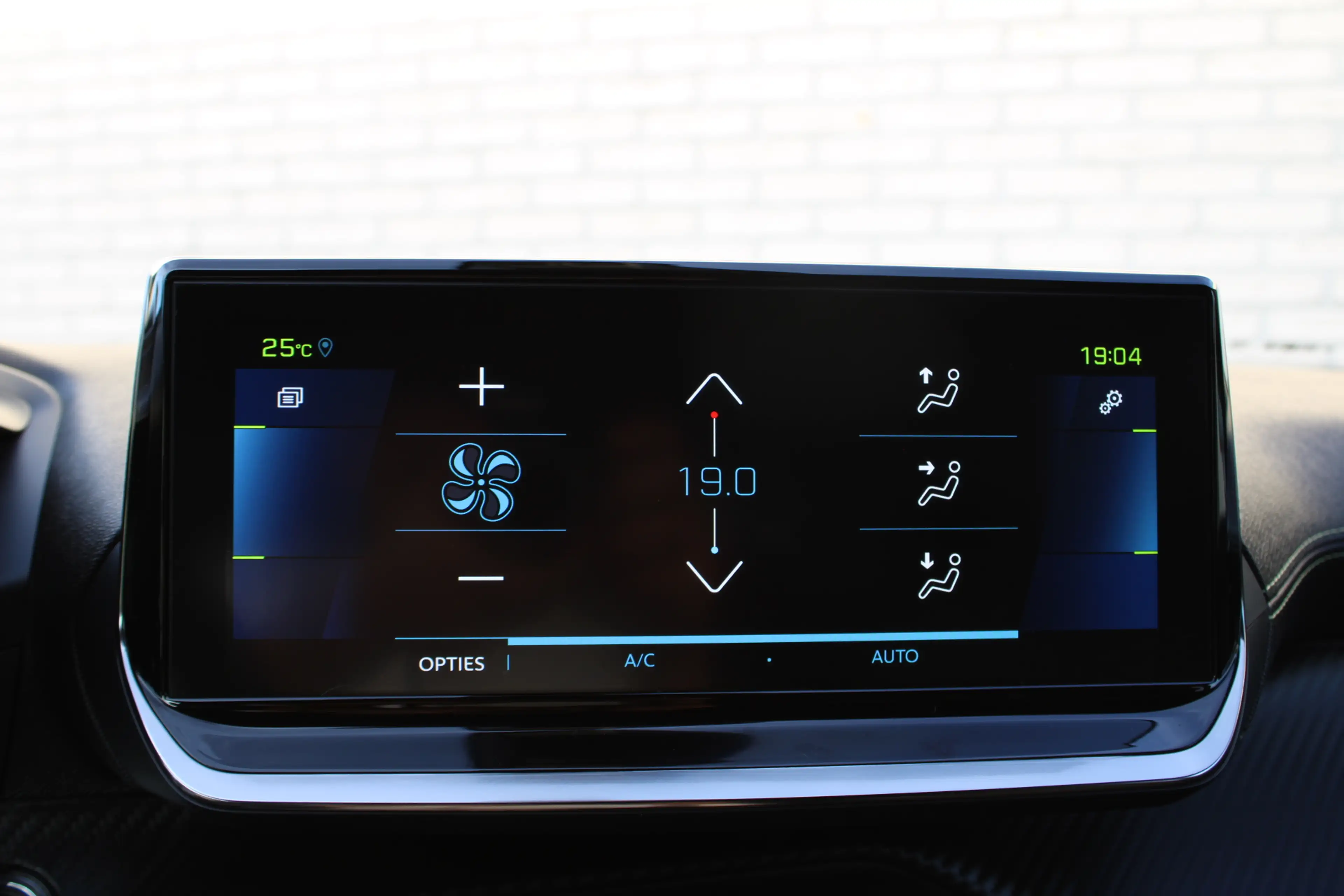 Peugeot e-2008 EV GT 50 kWh | Camera | Navigatie | BLIS | Carplay — photo 27