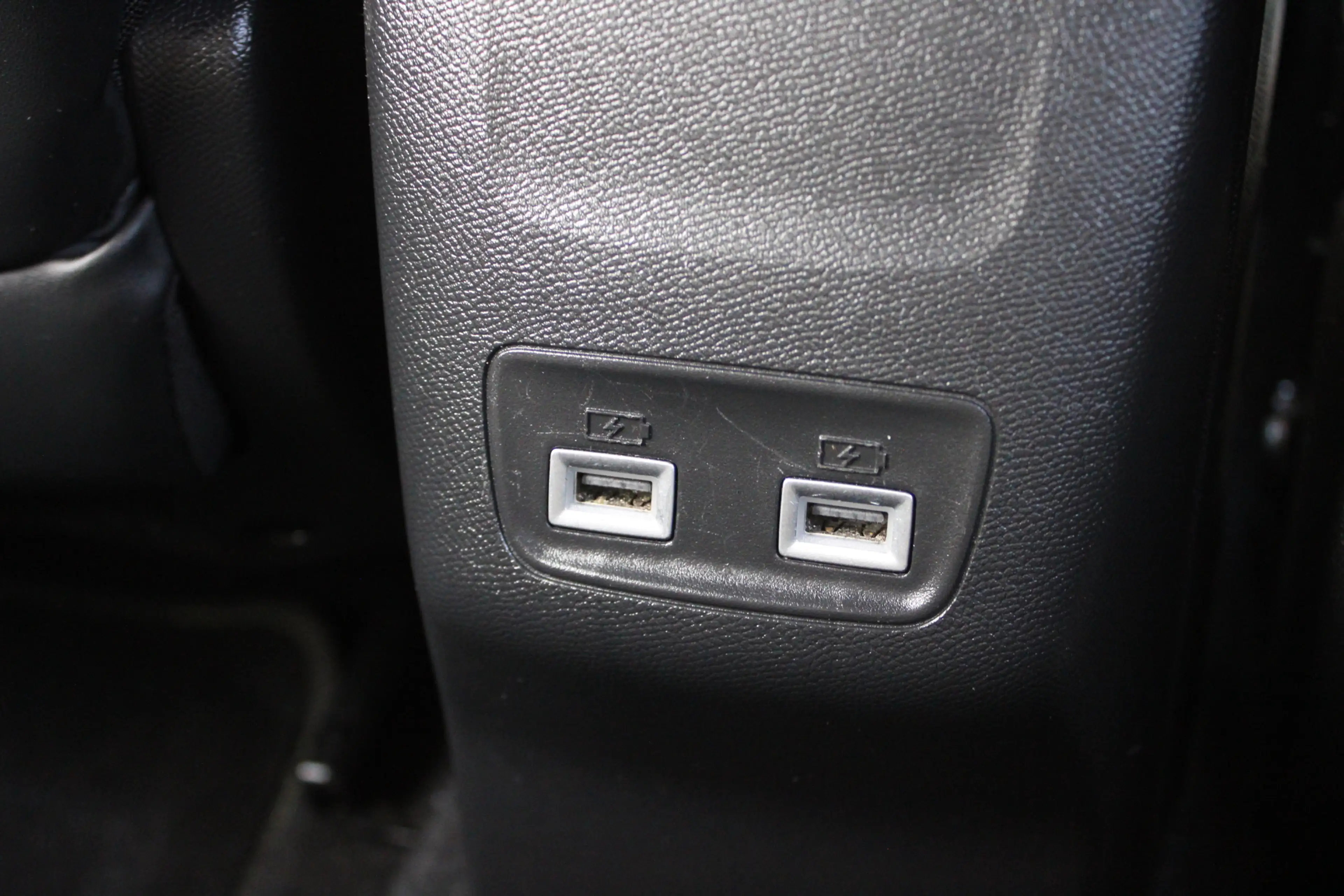 Peugeot e-2008 EV GT 50 kWh | Camera | Navigatie | BLIS | Carplay — photo 14