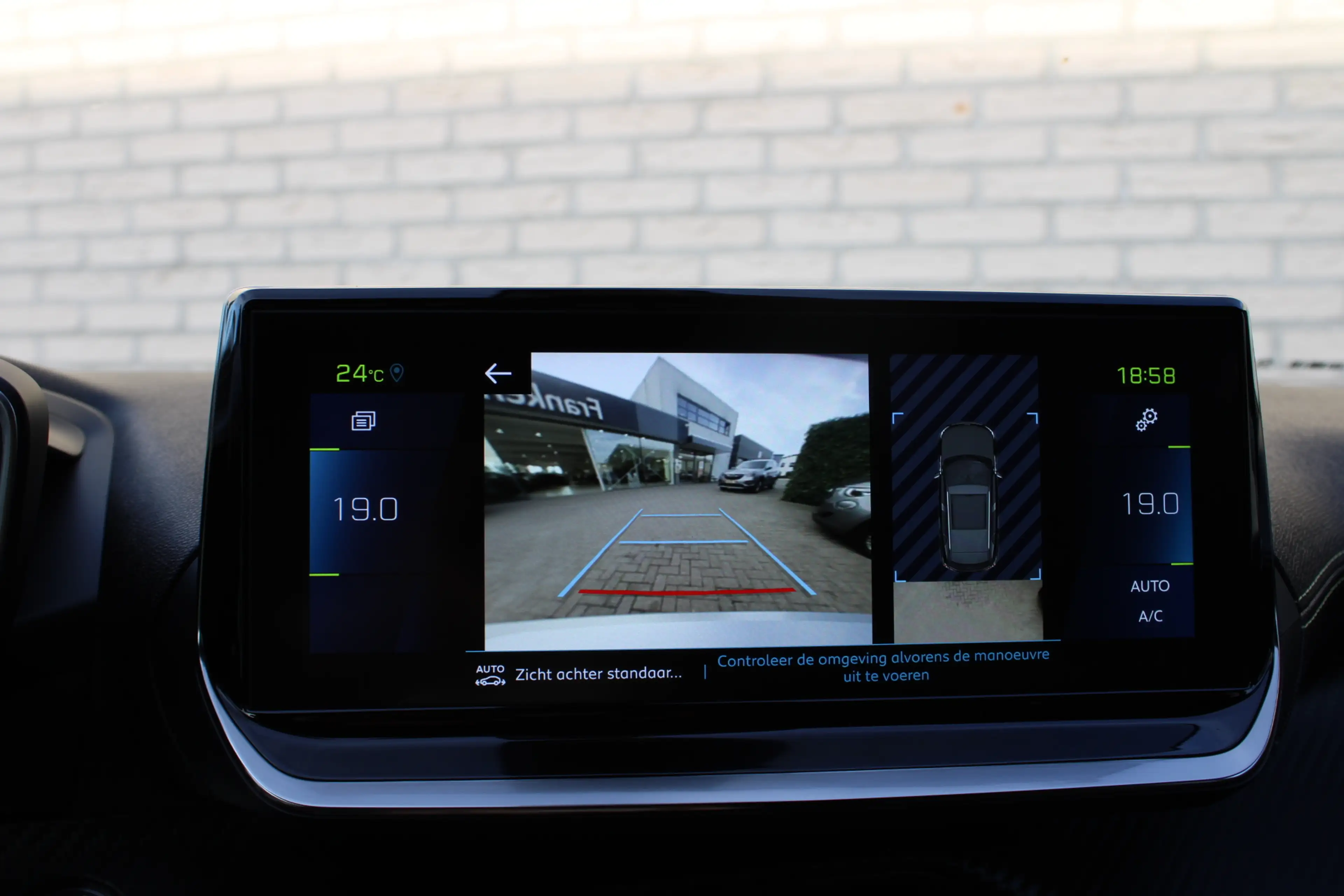 Peugeot e-2008 EV GT 50 kWh | Camera | Navigatie | BLIS | Carplay — photo 13