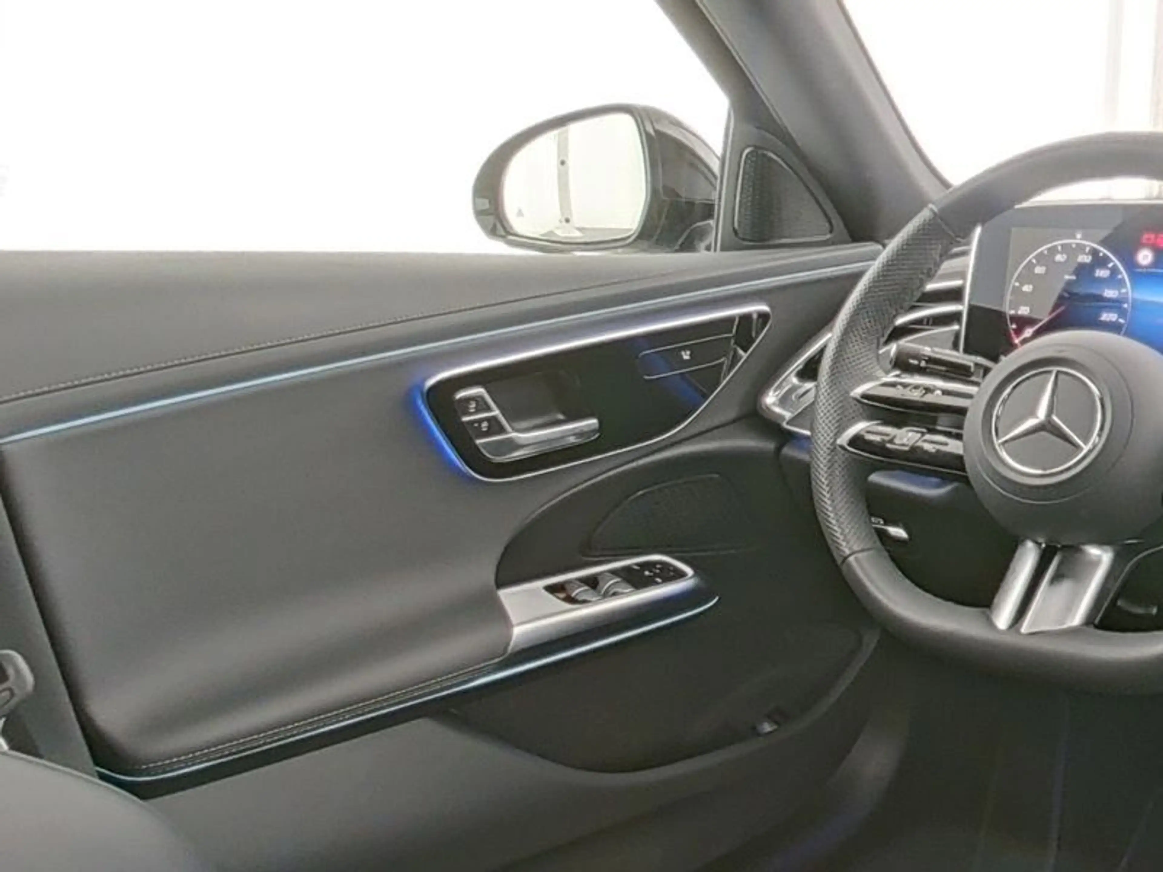 Mercedes-Benz E 220 d AMG ADVANCED NIGHT PANORAMA WINTER KEYLG — photo 5