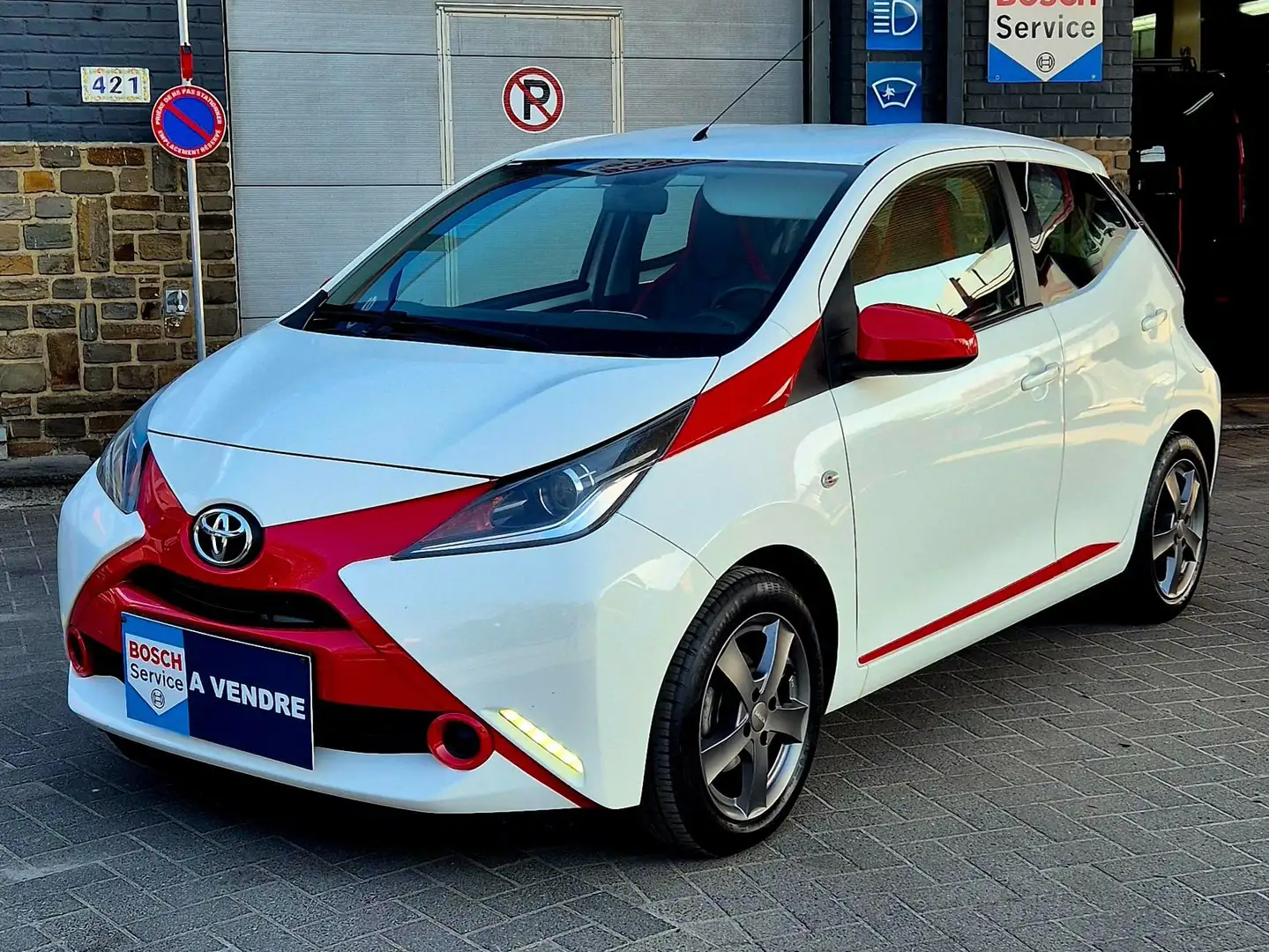 Toyota Aygo 1.0i VVT-i x-play /CUIR/AUTOMATIQUE Blanc - 1