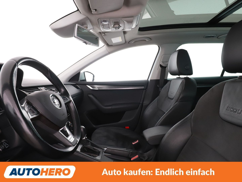 Skoda Octavia 2.0 TDI Scout 4x4 — photo 10