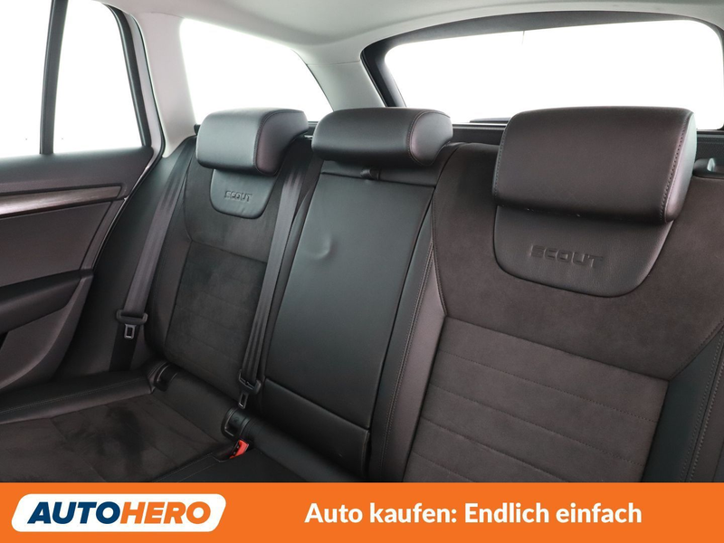 Skoda Octavia 2.0 TDI Scout 4x4 — photo 14