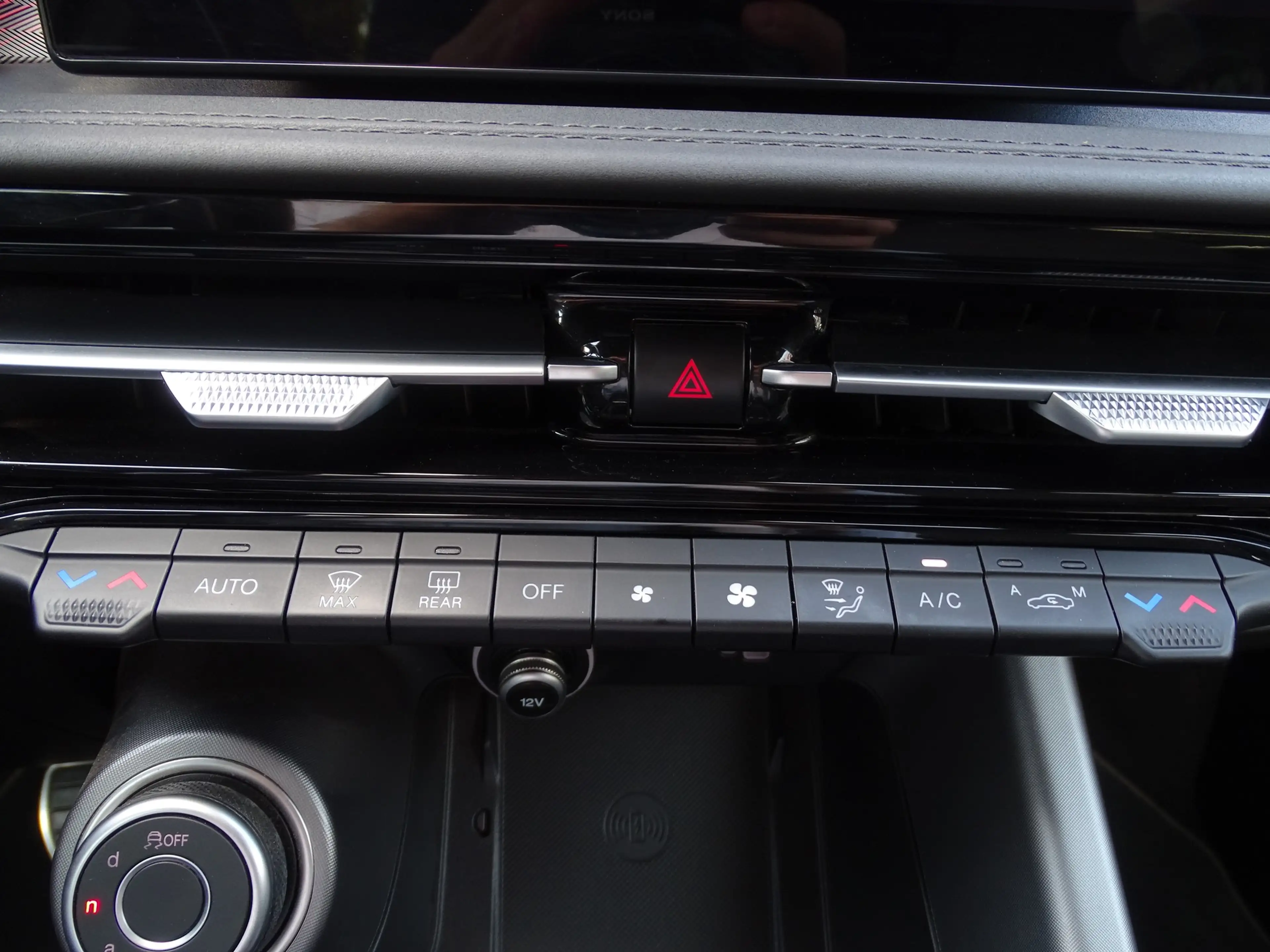 Alfa Romeo Tonale 1.5 mHEV Edizione Speciale Aut. LED Navi — photo 14