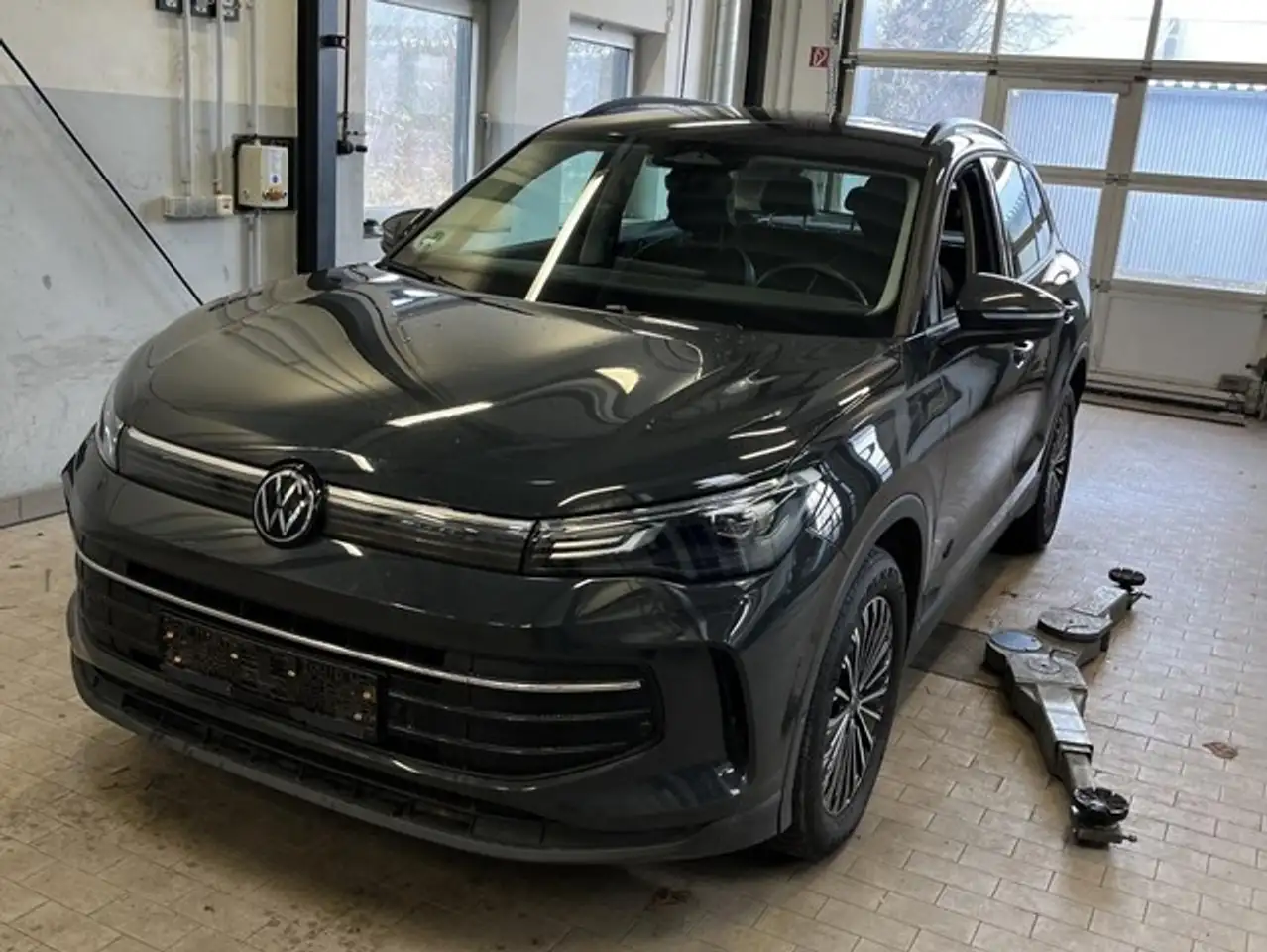 Volkswagen Tiguan Life 2.0 TDI 4-MOT DSG*AHK*18Z*DCC*UPE:56 — миниатюра 1