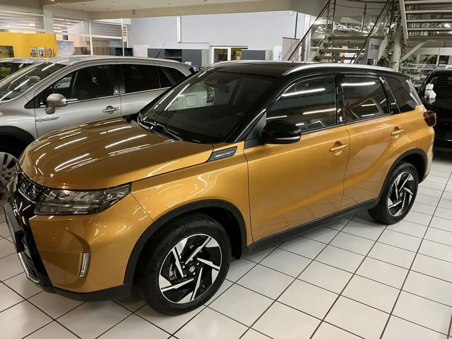 Suzuki Vitara 1,4 GL+ DITC Hybrid ALLGRIP flash Aut. Gelb - 2