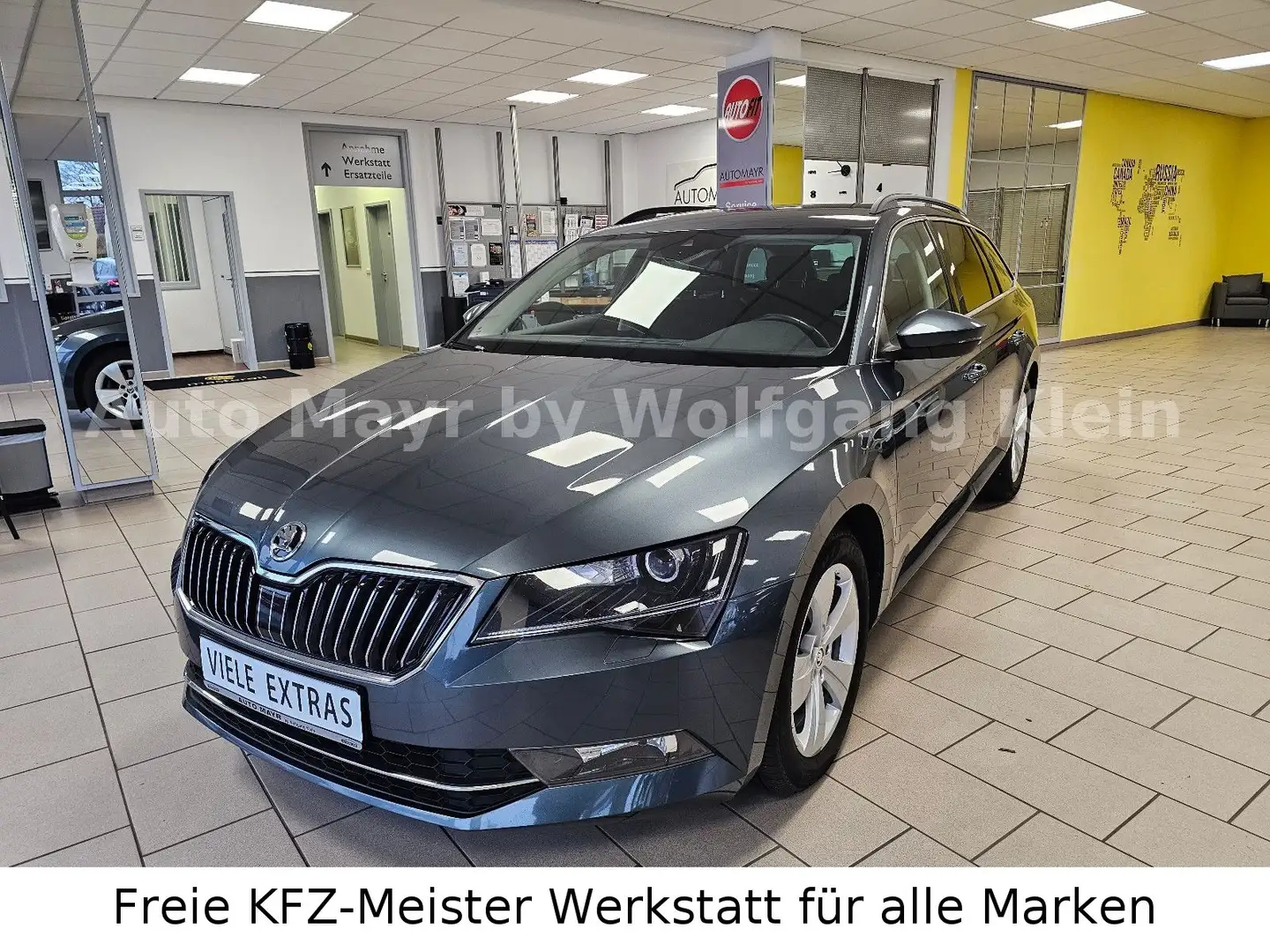 Skoda Superb 2.0 Combi Ambition Xenon Navi Alu Grau - 1