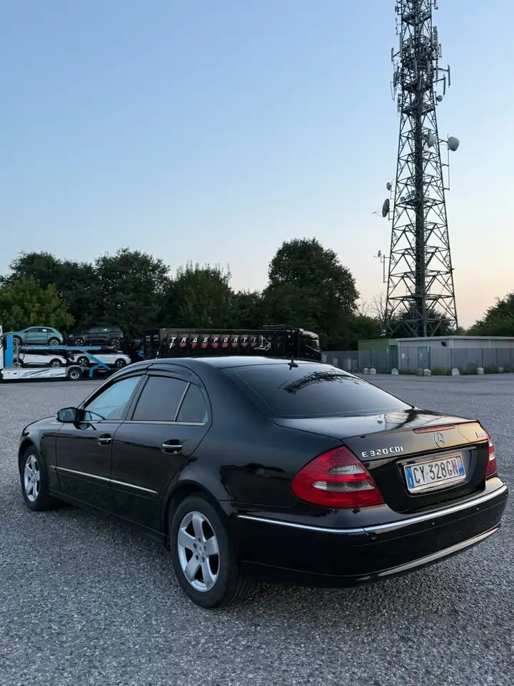 Mercedes-Benz E 320