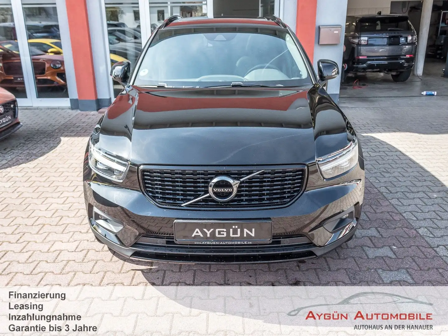 Volvo XC40 R Design+Luxury-Line 2WD*Pano*Xenium-Paket Schwarz - 2