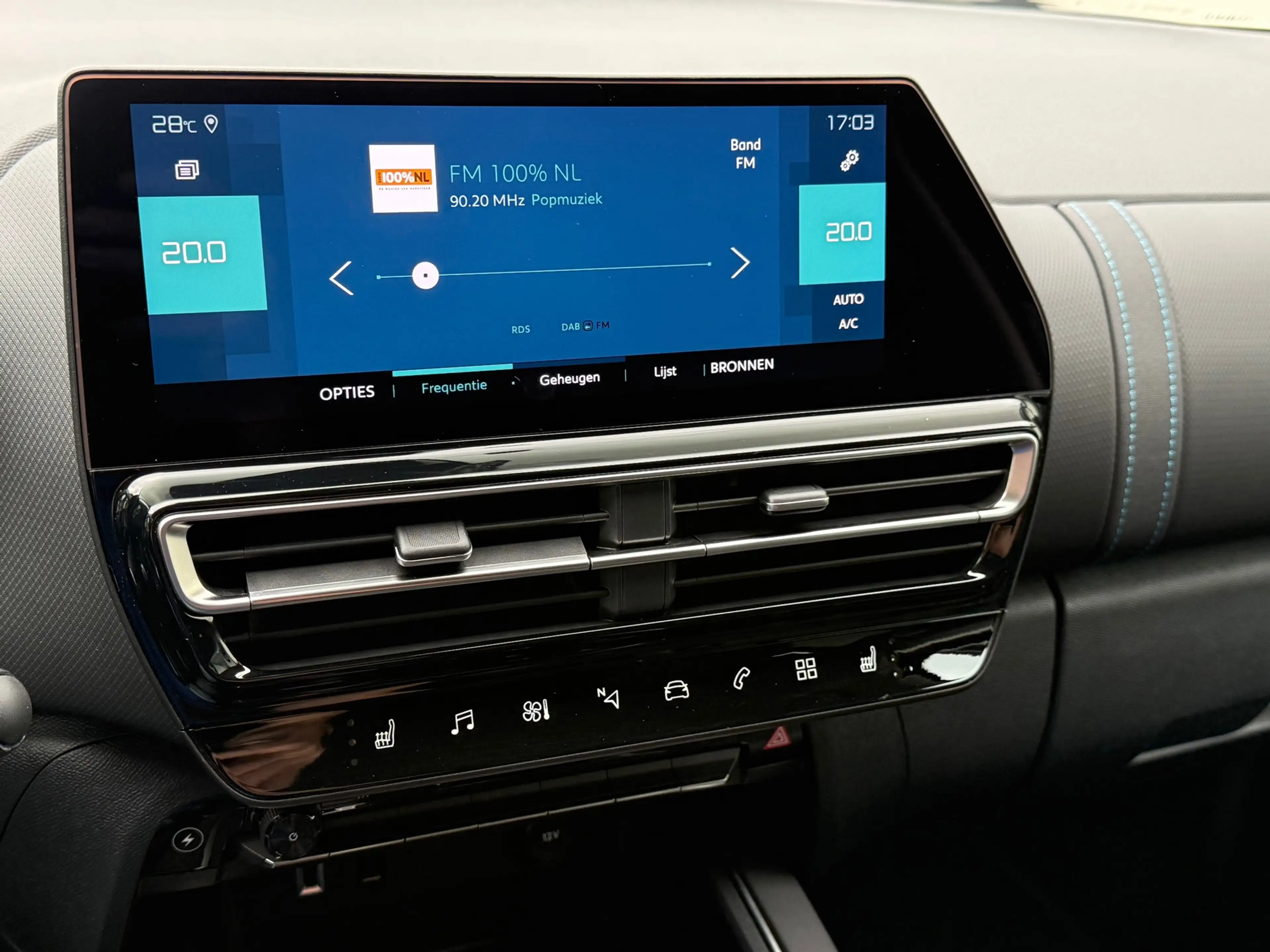 Citroen C5 Aircross 1.6 Plug-in Hybrid 225pk Plus — photo 17