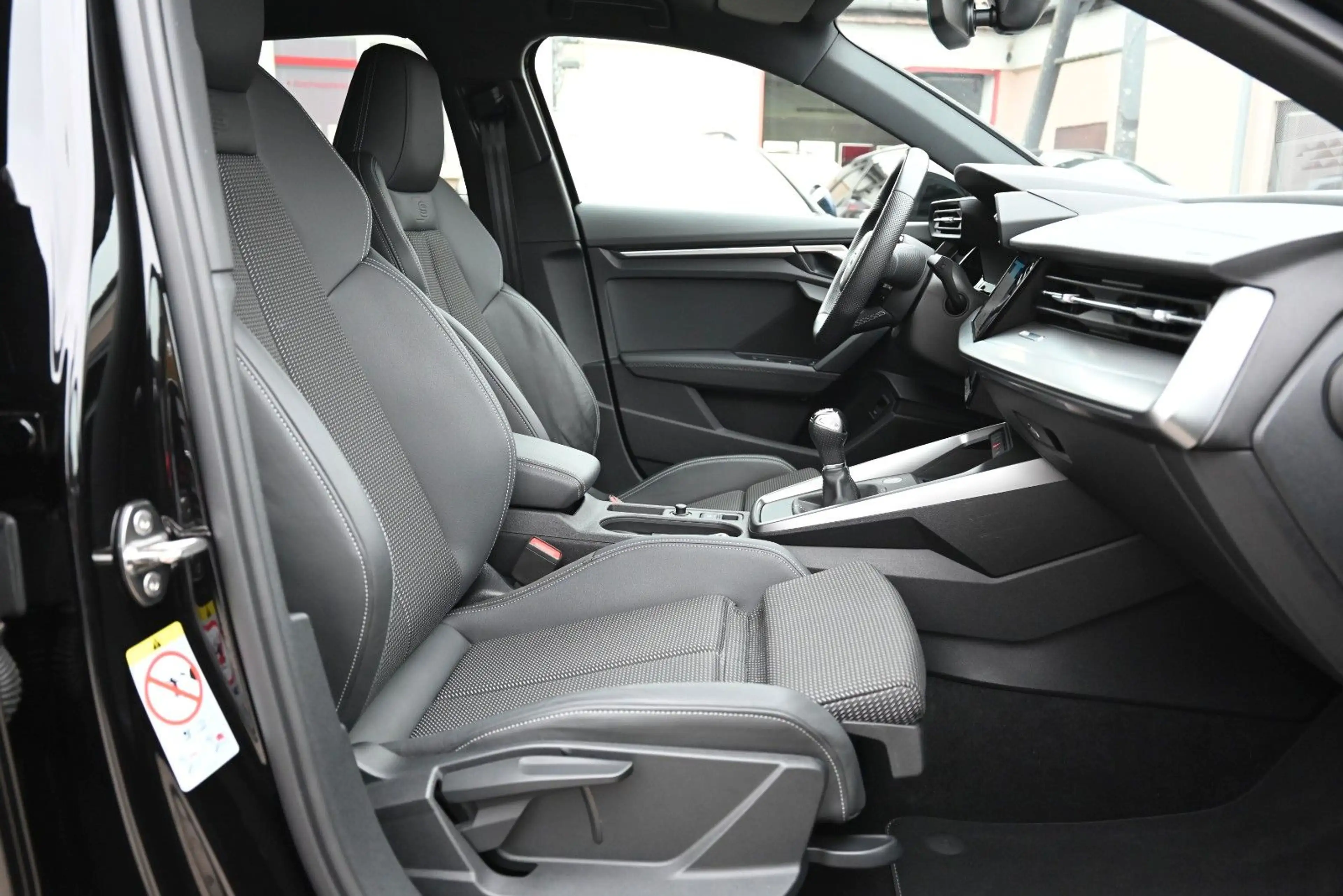 Audi A3 Sportback 30 TFSI S-Line/Neuer Motor! Leder — photo 8
