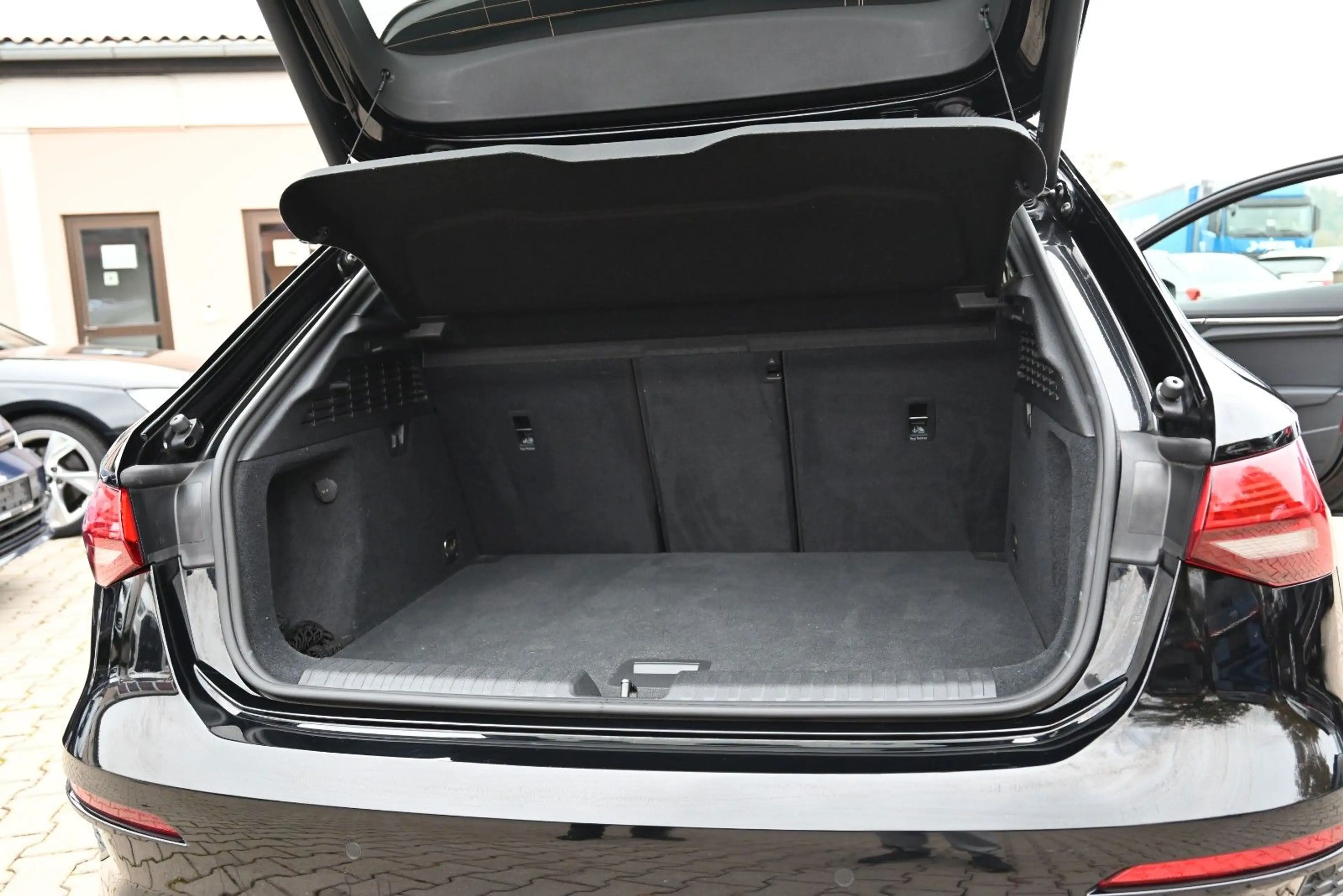 Audi A3 Sportback 30 TFSI S-Line/Neuer Motor! Leder — photo 13