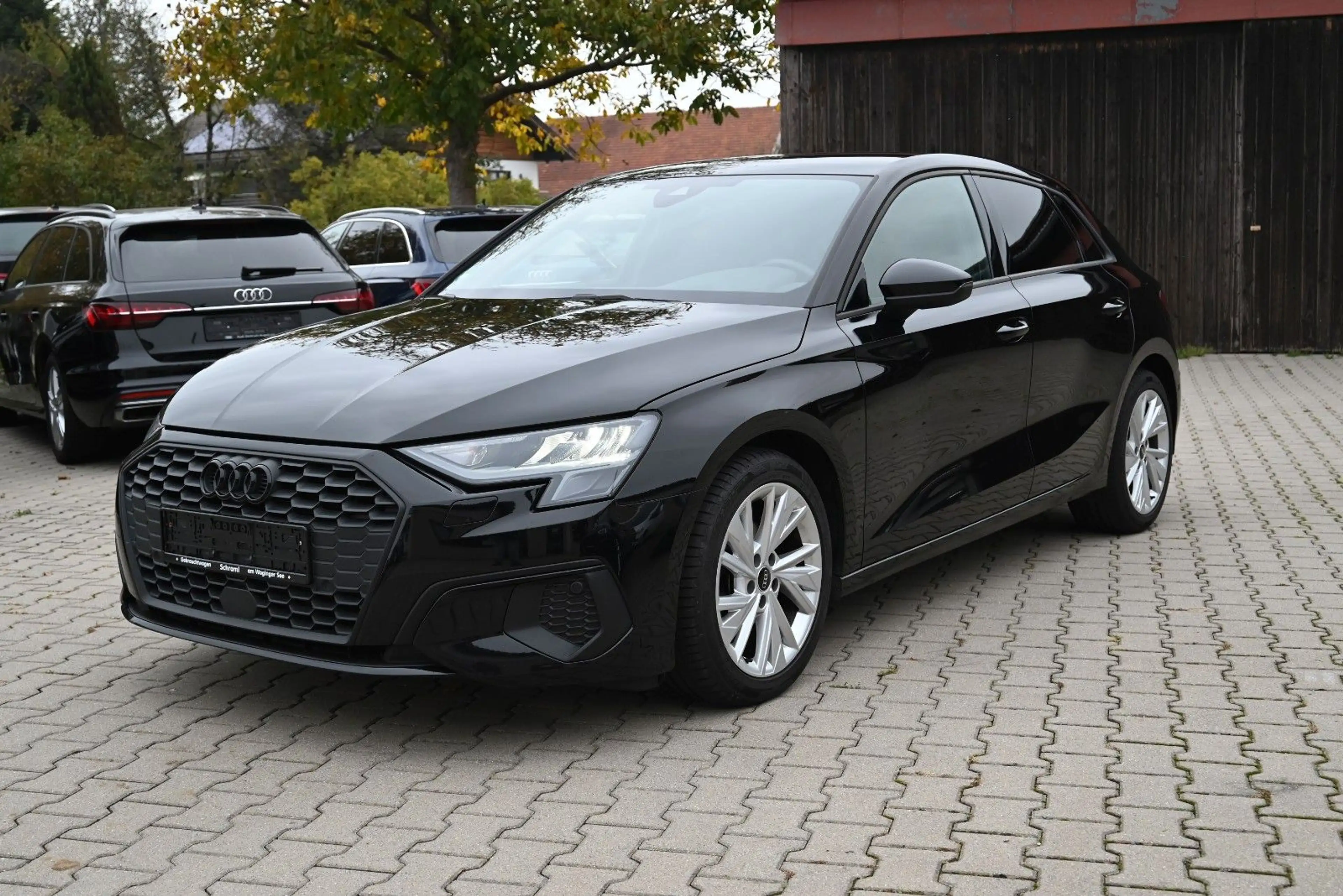 Audi A3 Sportback 30 TFSI S-Line/Neuer Motor! Leder
