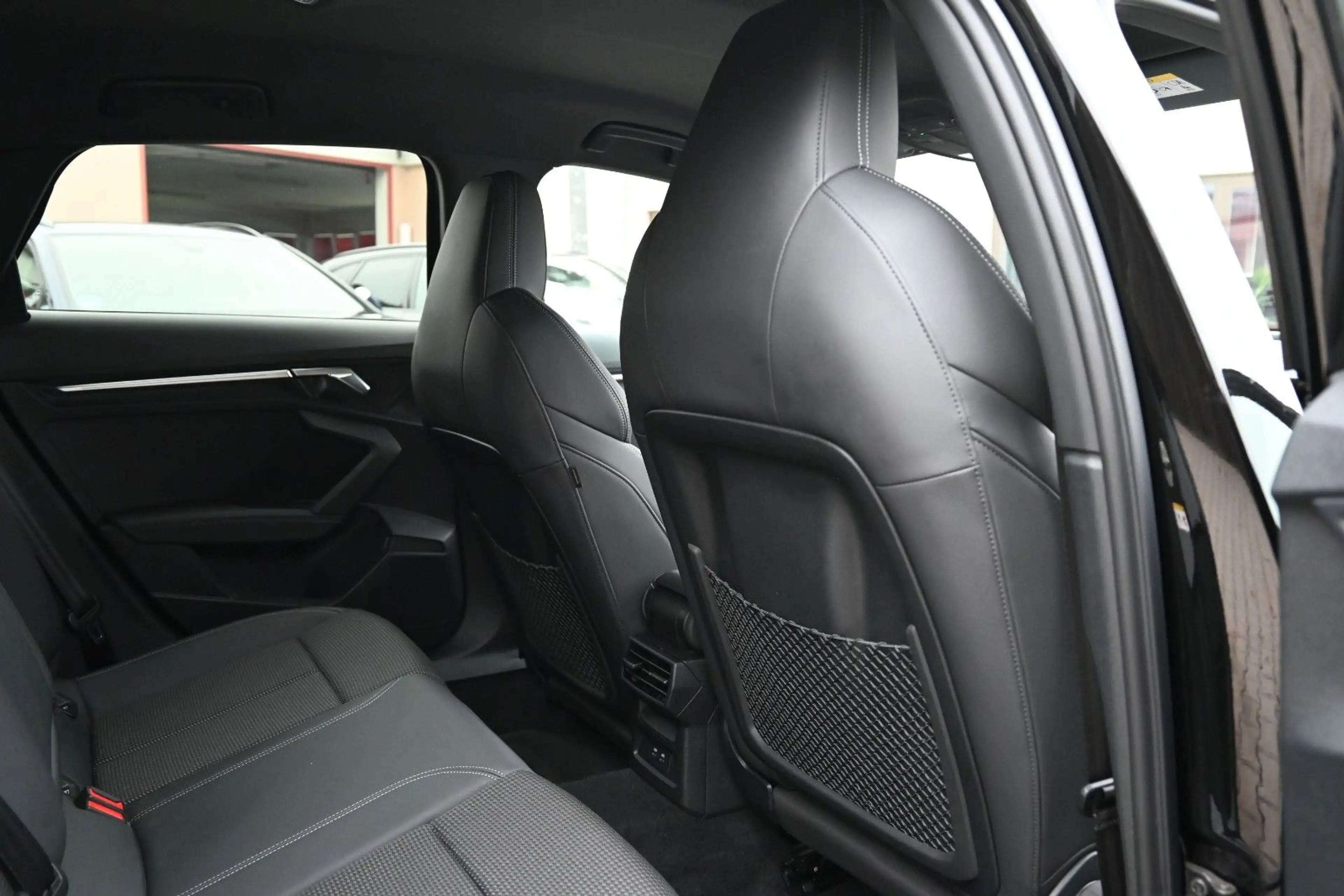Audi A3 Sportback 30 TFSI S-Line/Neuer Motor! Leder — photo 12