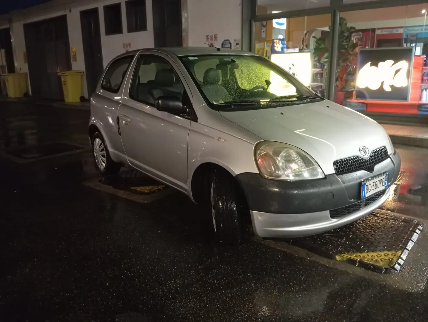 Toyota Yaris VVi 1.0 Argento - 1
