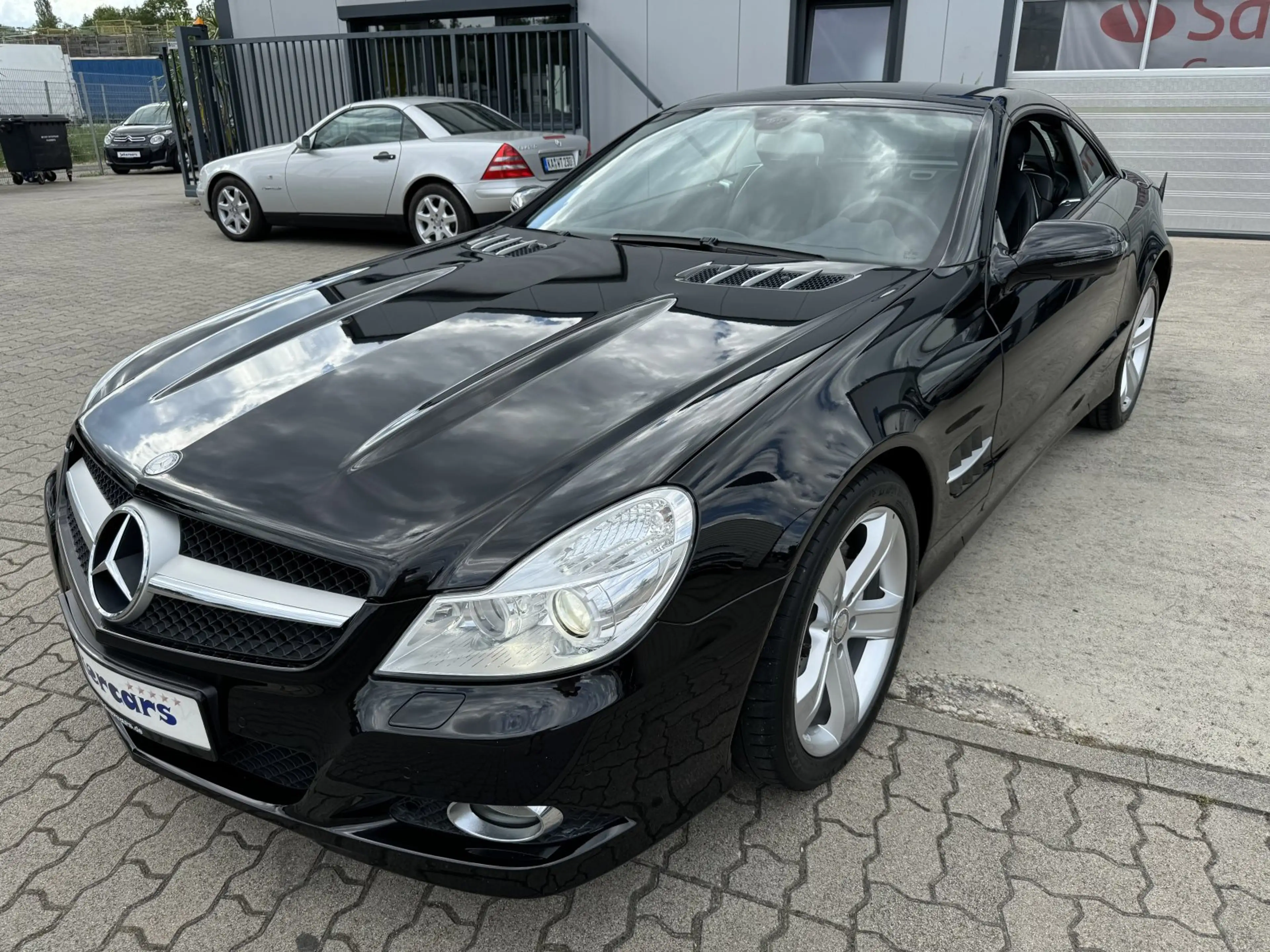 Mercedes-Benz SL 350 Topausstattung — photo 4