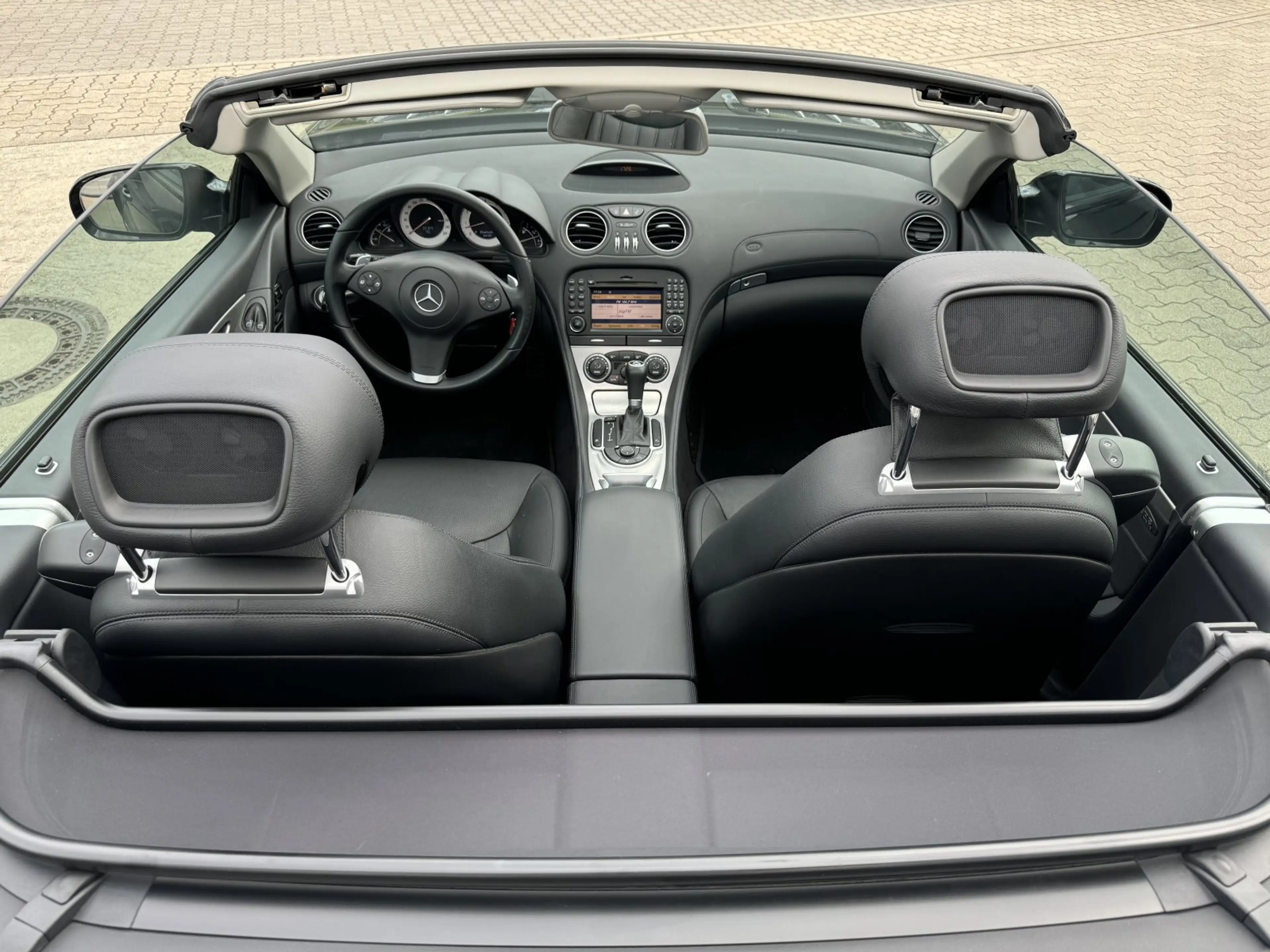 Mercedes-Benz SL 350 Topausstattung — photo 12