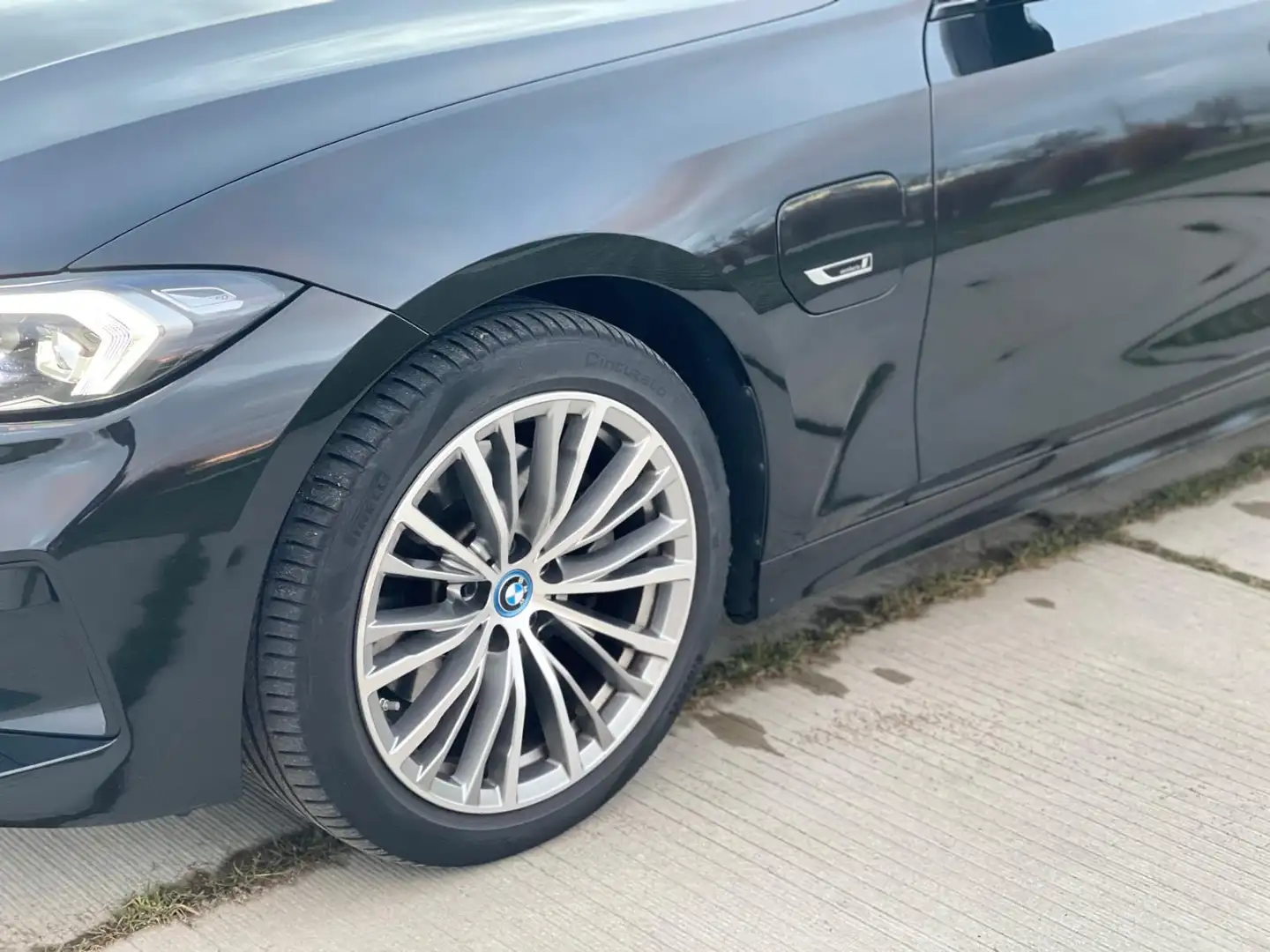 BMW 320 BMW 3 - serie 12-2022 FACELIFT MATELIC Zwart - 2