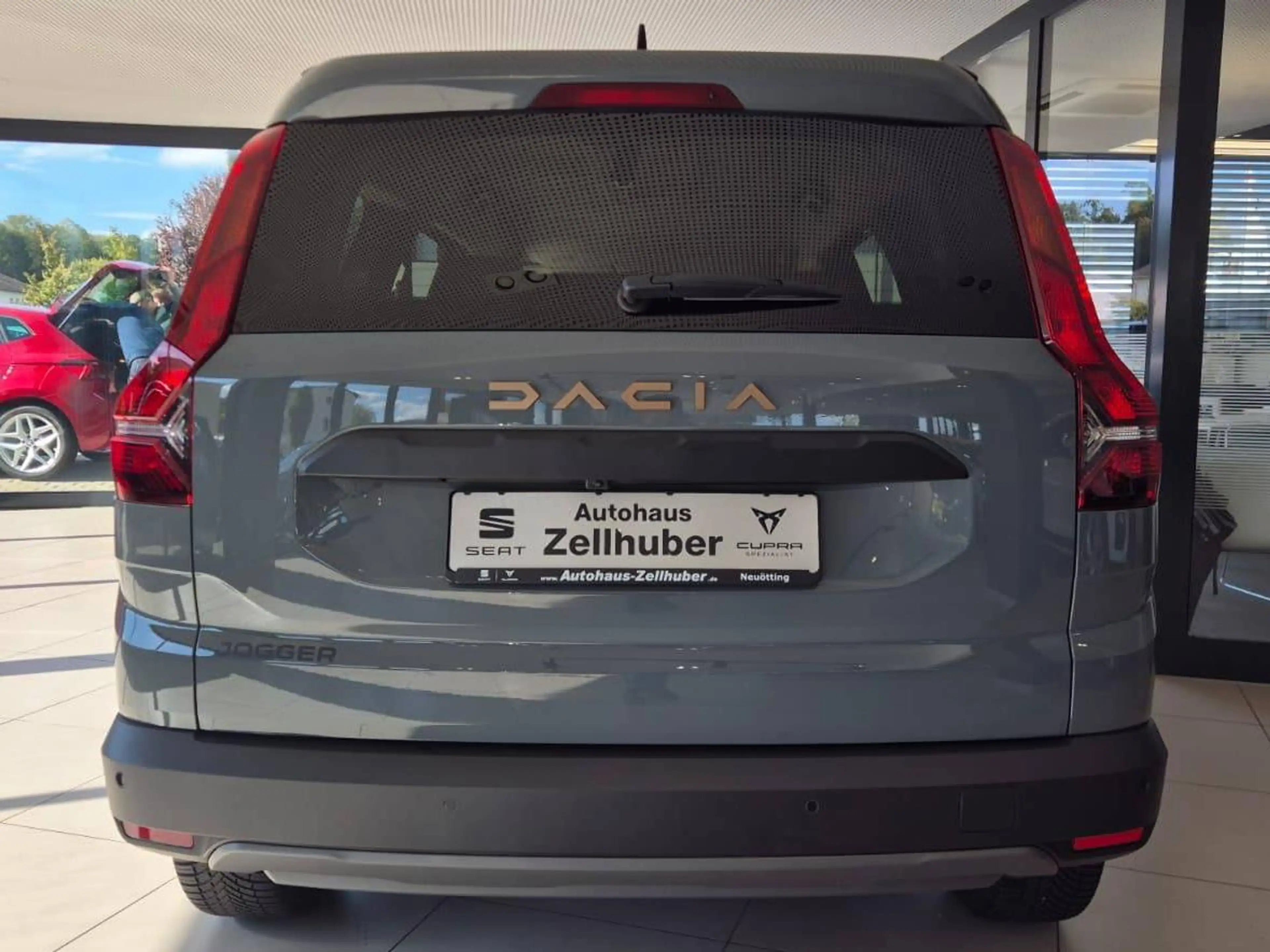 Dacia Jogger TCe 110 Extreme *7-Sitzer*Kamera*Navi* — photo 4
