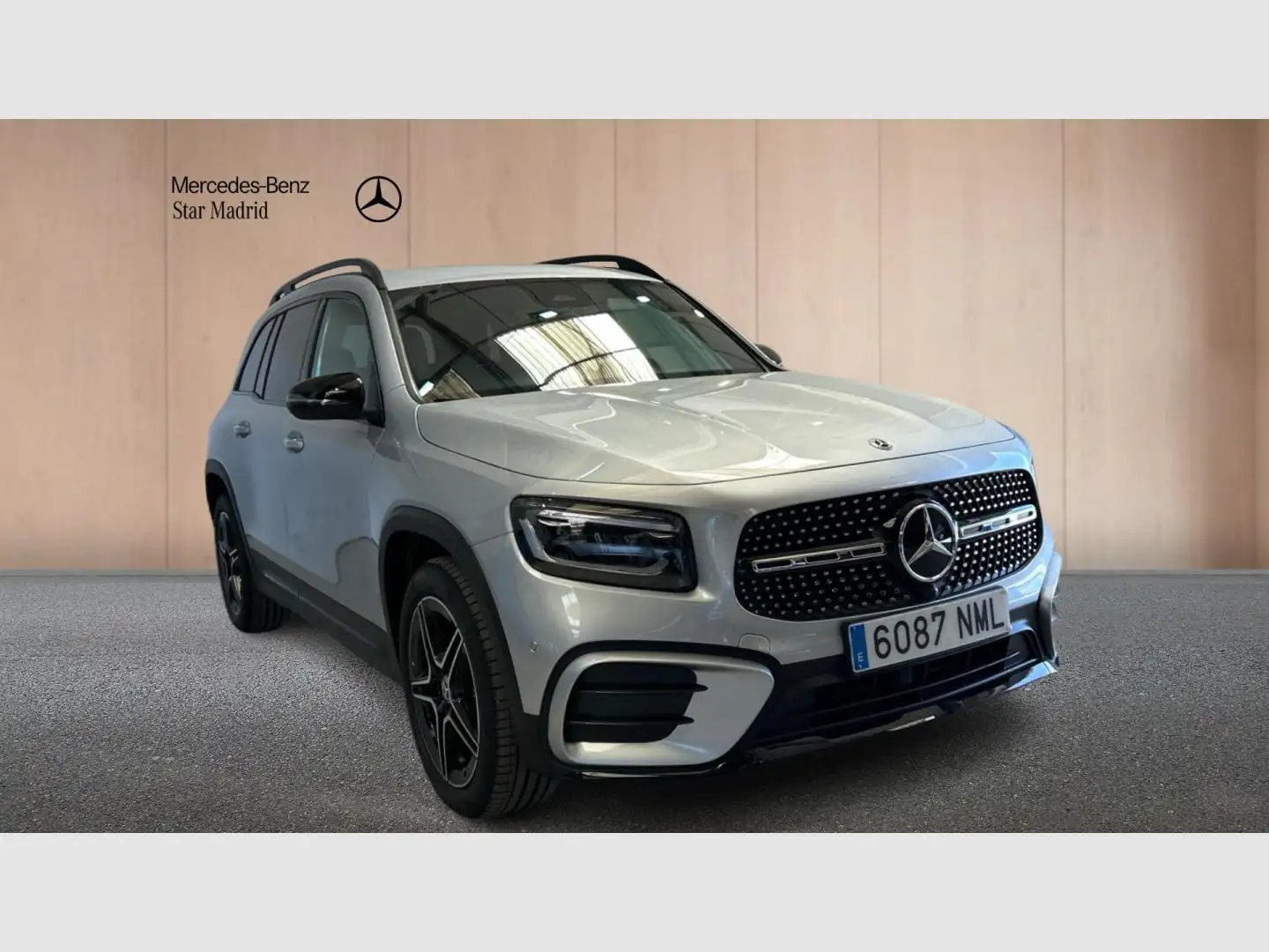 Mercedes-Benz GLB 200 d Plateado - 1