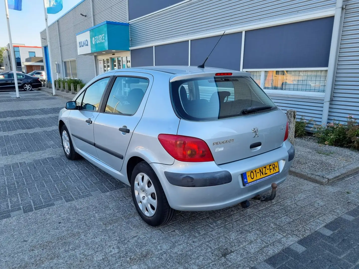 Peugeot 307 1.6-16V XR 5-deurs Airco Bj.:2004 NAP! Gris - 2
