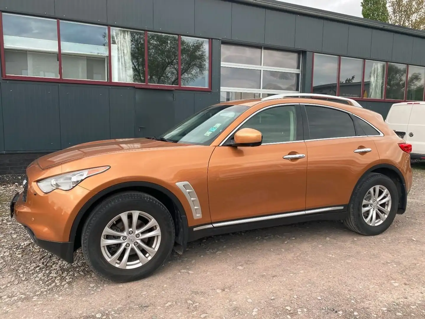 Infiniti FX FX35 / QX70 Bronze - 1