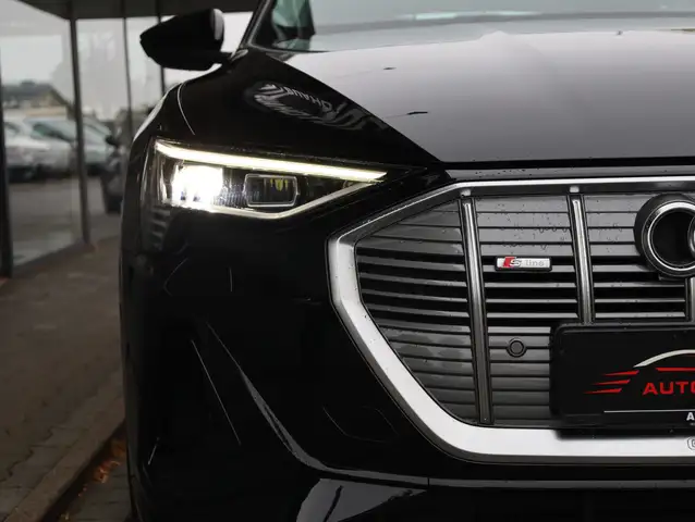 Audi E-Tron view 4