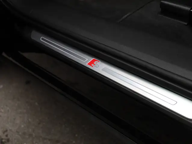 Audi E-Tron view 15