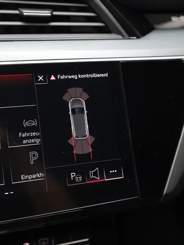 Audi E-Tron view 30