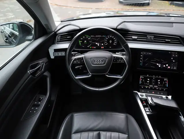 Audi E-Tron view 19