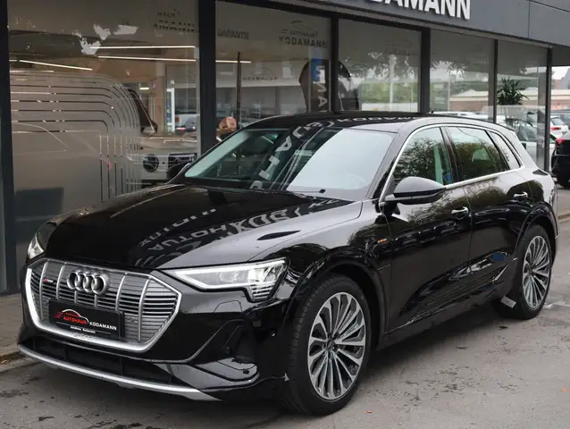 Audi E-Tron view 5