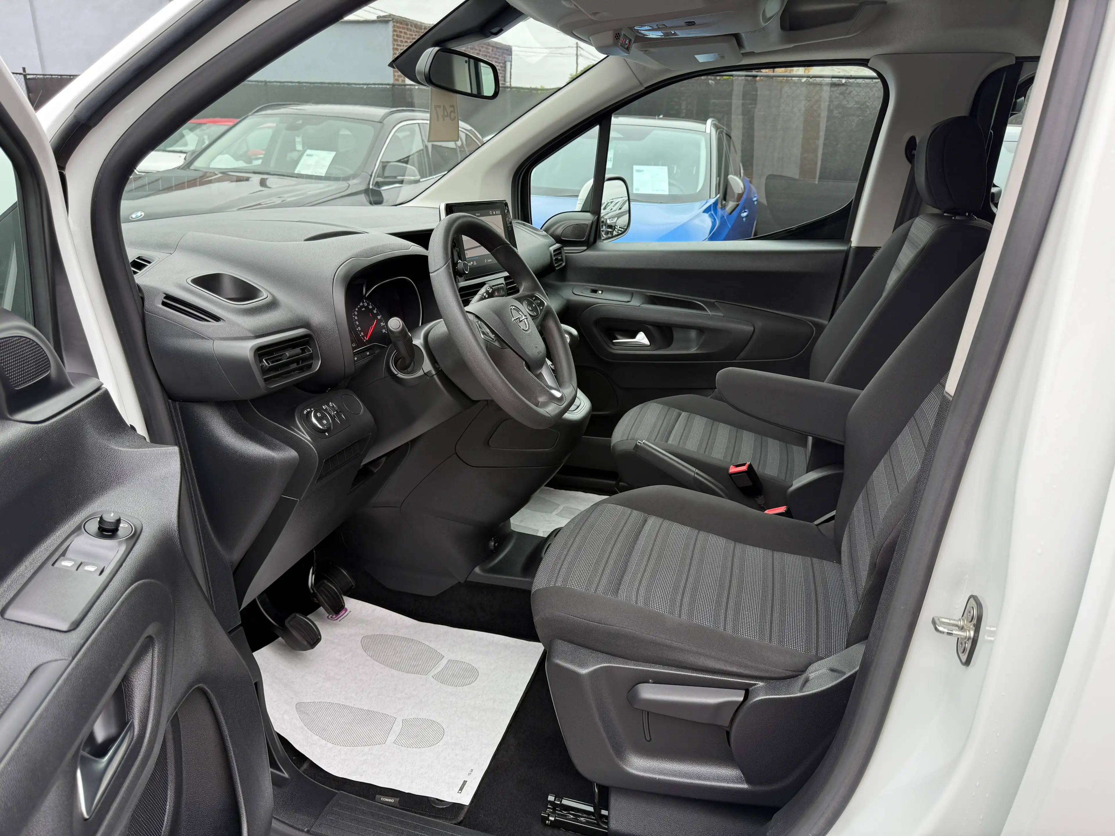 Opel Combo Life 1.2i 110PK 7 ZITTER NAVIGATIE CARPLAY PDC DAB BLUETOOTH AIRCO — photo 12