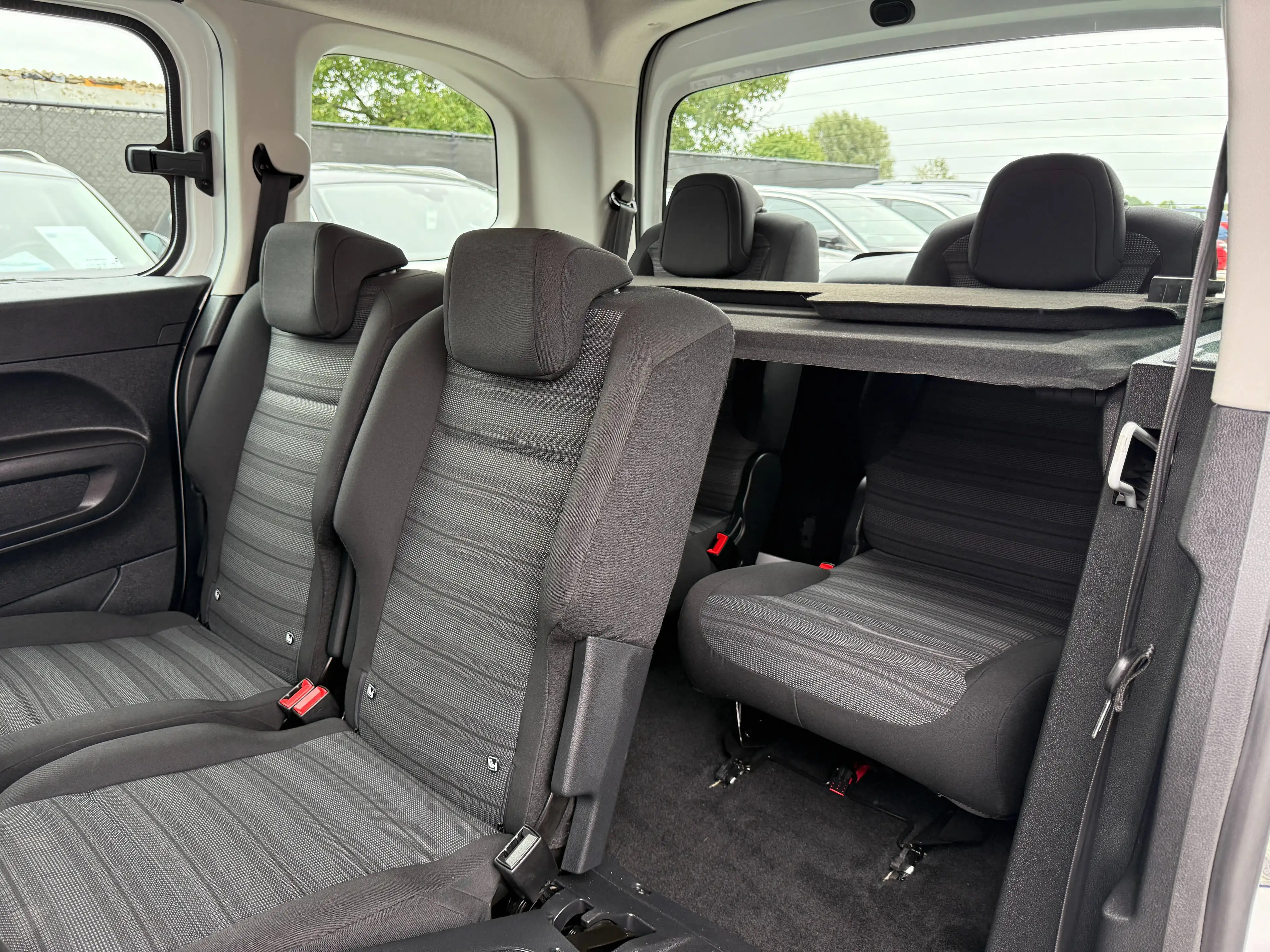 Opel Combo Life 1.2i 110PK 7 ZITTER NAVIGATIE CARPLAY PDC DAB BLUETOOTH AIRCO — photo 15