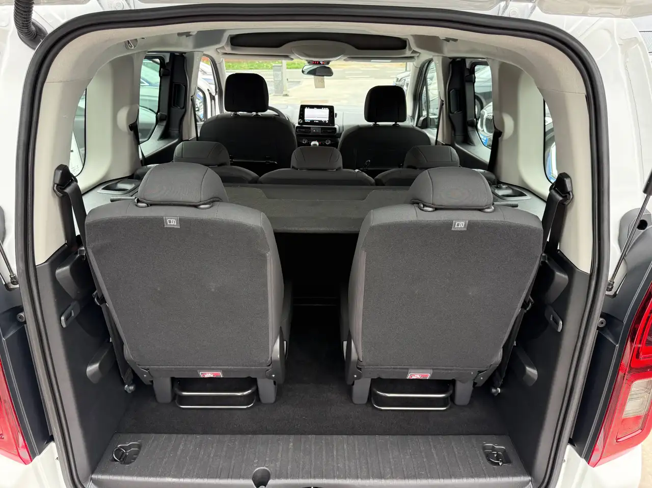 Opel Combo 1.2i 110PK 7 ZITTER NAVIGATIE CARPLAY PDC DAB BLUETOOTH AIRCO, миниатюра 16