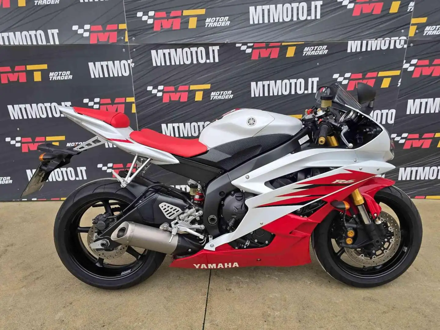 Yamaha YZF-R6 Video 360 km 14302 Bianco - 1