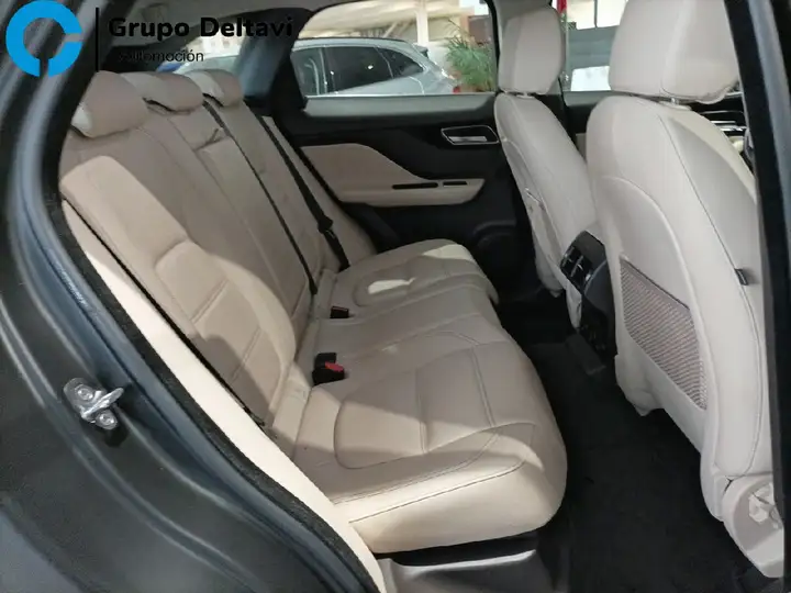 Jaguar F-Pace 2018, foto 23