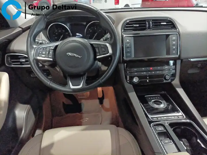 Jaguar F-Pace 2018, foto 9