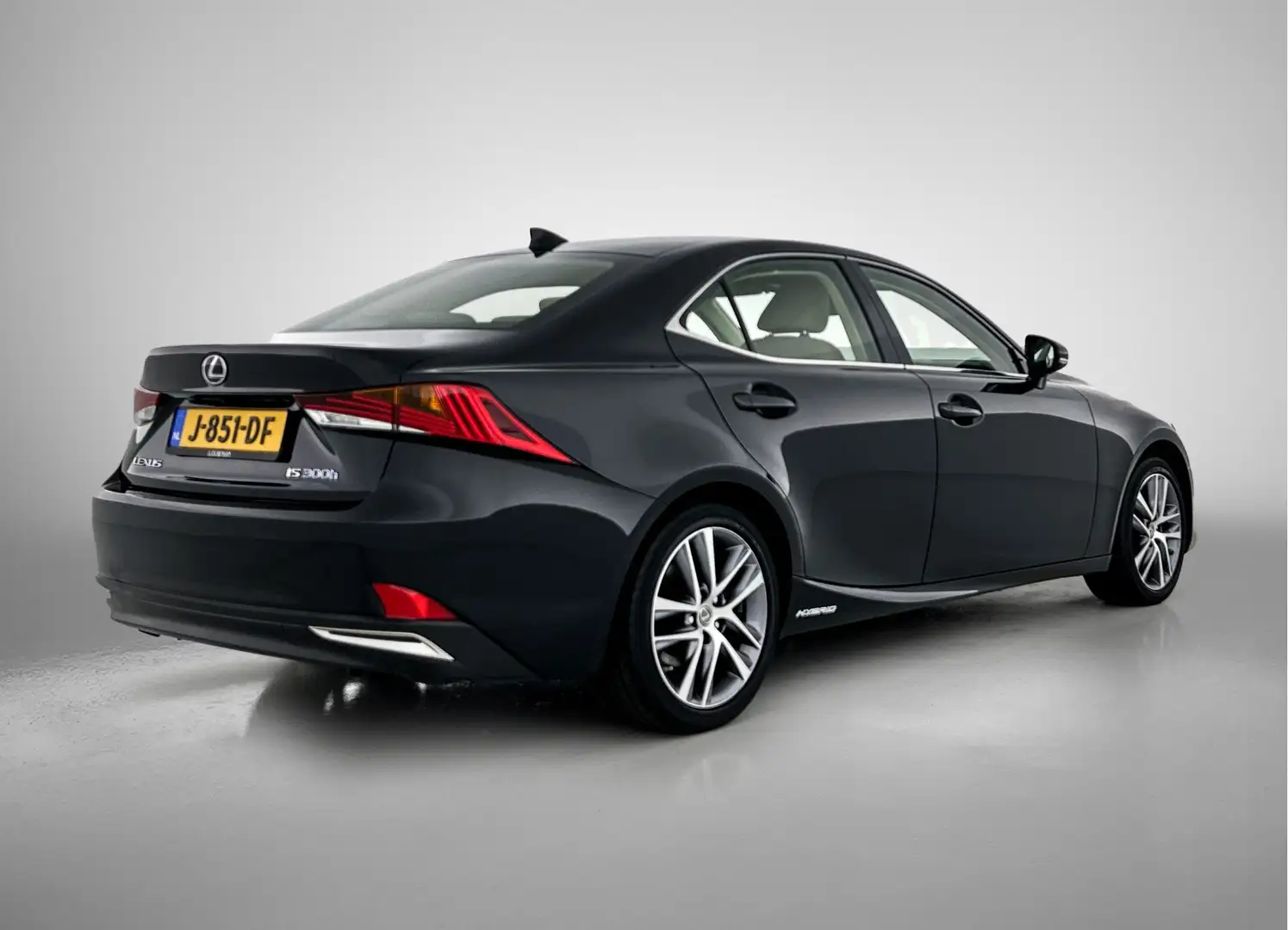 Lexus IS 300 300h Hybrid Business Line Pro | Navigatie | Zwart - 2
