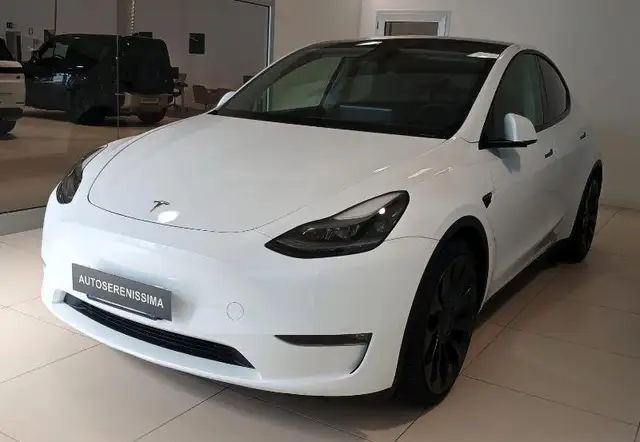 Tesla Model Y AWD Performance